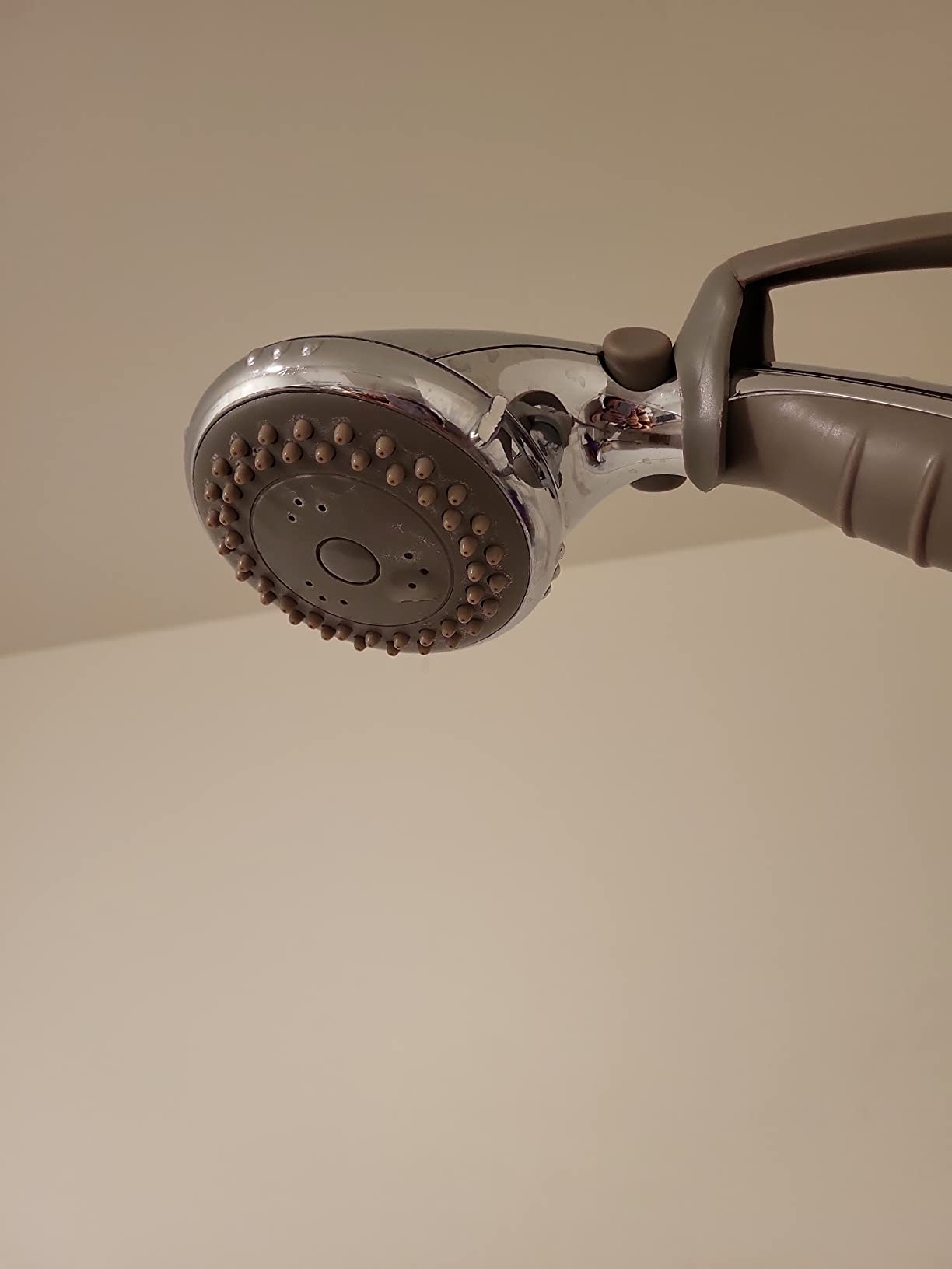 Moen DN8001CH Home Care Multi-Function Handheld Showerhead with Non-Positive Pause Control, Chrome Finish, Wall-Mounted Hand Shower with 7-Foot Hose and Lightweight Soft Grip Handle customer photo 2