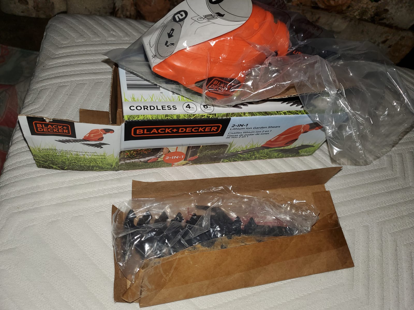 BLACK+DECKER Shrub Trimmer/Grass Shear Combo, Cordless, 3.6V (GSL35) customer photo 2