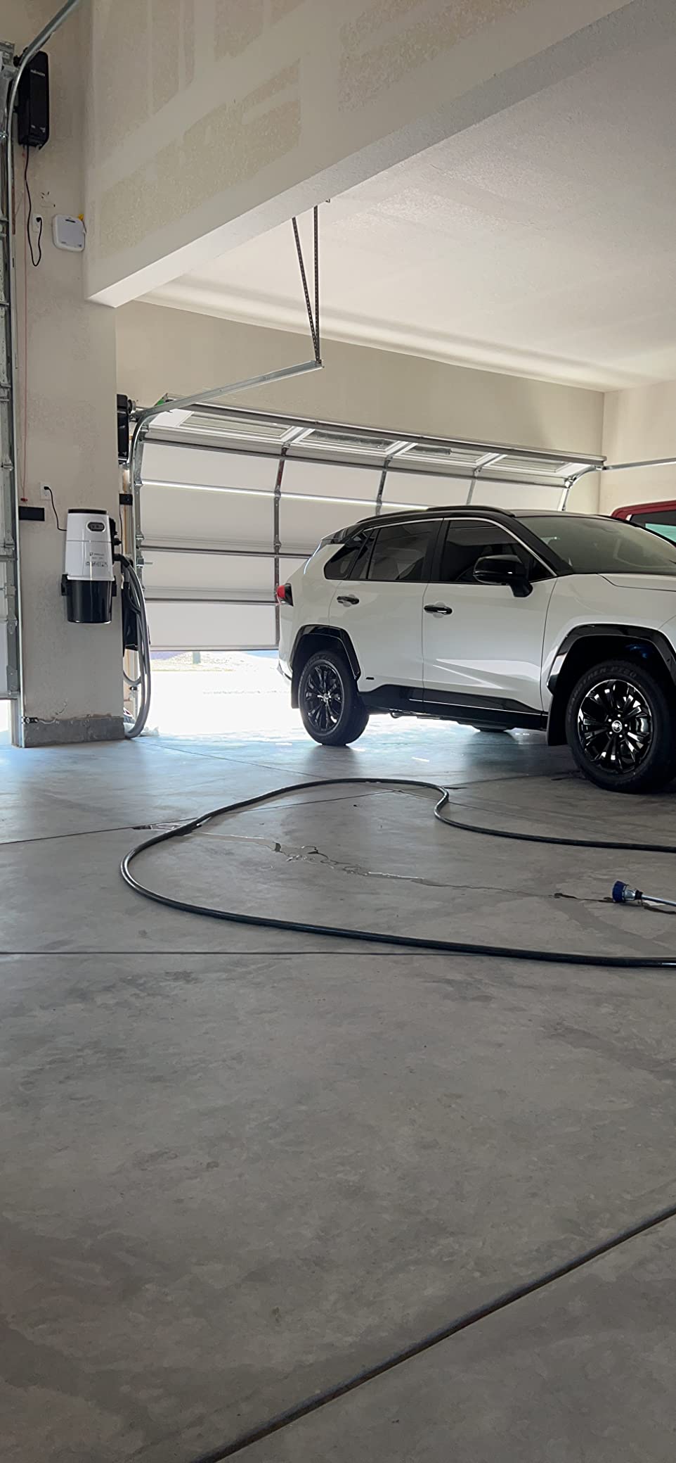 Prolux Professional Shop White Wall Mounted Garage Vac, Wet Dry Pick Up customer photo 1