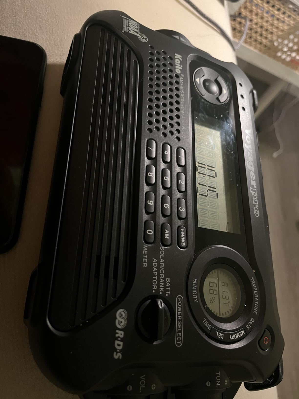 Kaito Voyager Pro KA600 Digital Solar Dynamo Hand Crank AM/FM/LW/SW & NOAA Weather Emergency Radio with Flashlight, Reading Lamp,Smart Phone Charger & RDS and Real-Time Alert, with AC Adapter, Black customer photo 2