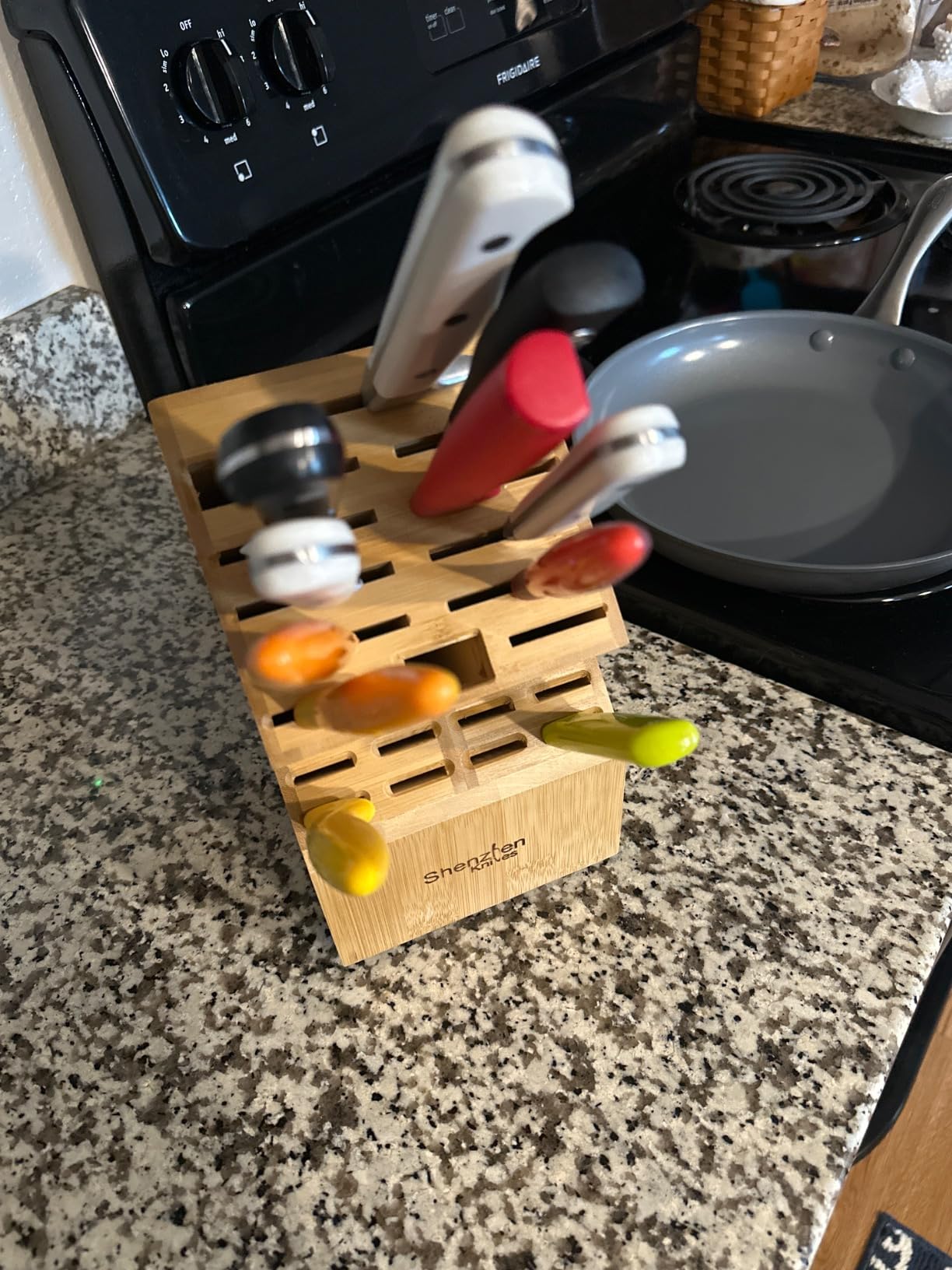Shenzhen Knives 20 Slot Bamboo Countertop Knife Block – Large, 8x5.25x11 customer photo 2