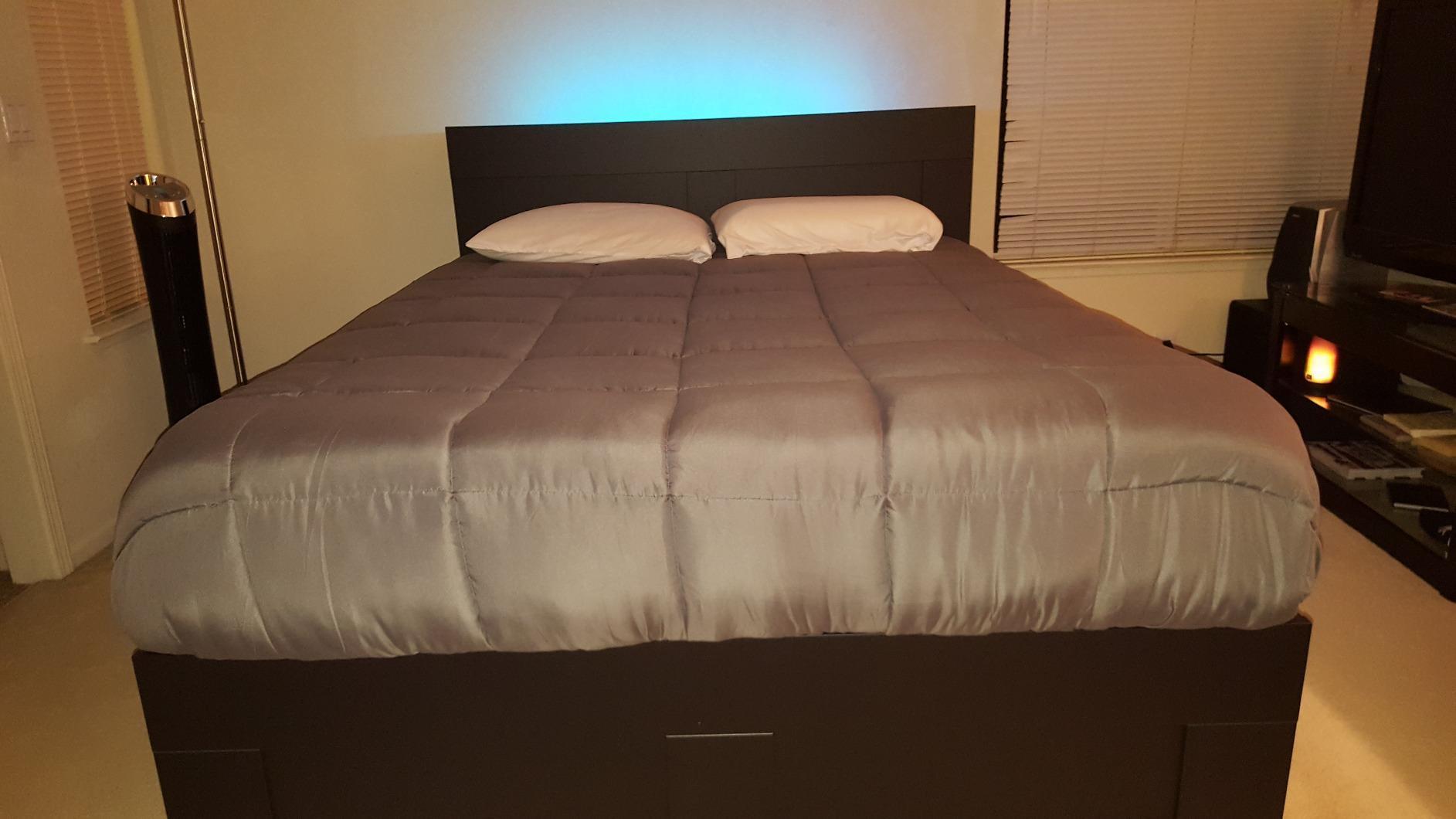 Linenspa White Down Alternative Comforter and Duvet Insert, for Queen Size Bed – All-Season Comforter with Box Stitch and 8 Duvet Loops – Bedding for Kids, Teens, and Adults customer photo 1