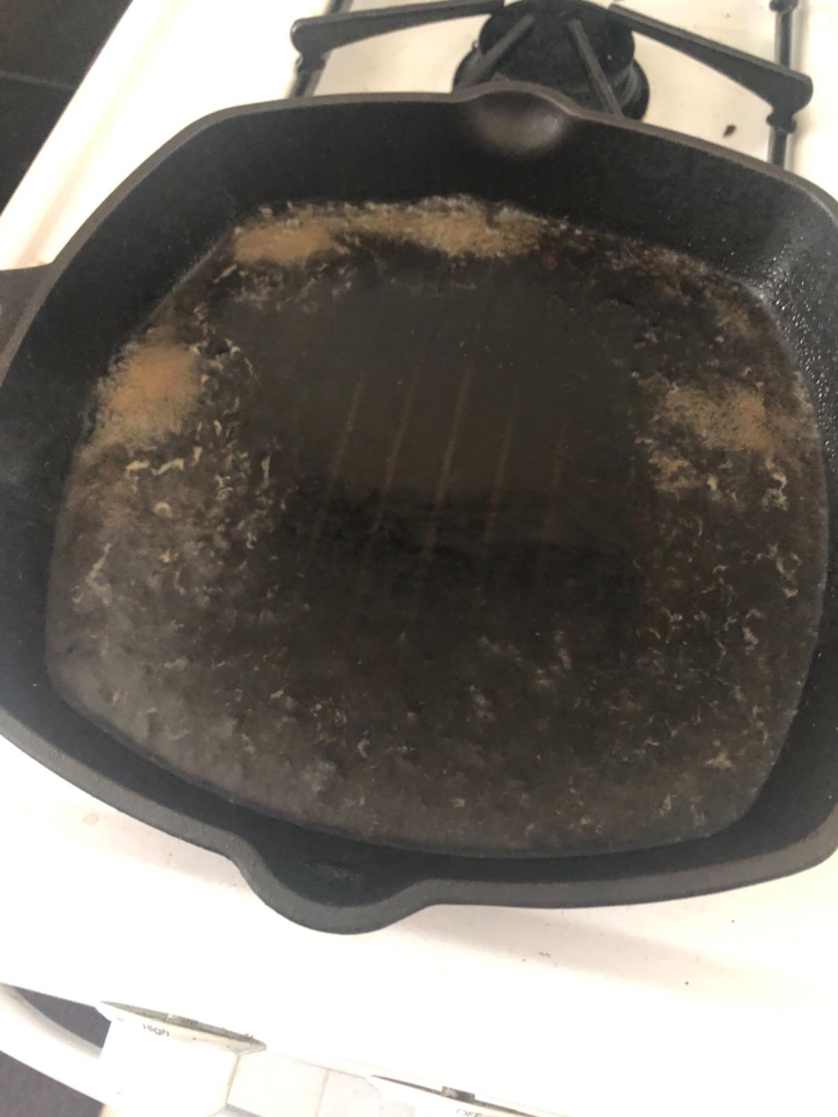 Victoria Cast Iron Grill Pan, Square Grill Pan, Cast Iron Griddle Pan, Seasoned with 100% Kosher-Certified, Non-GMO Flaxseed Oil, Black, 10 Inches customer photo 1