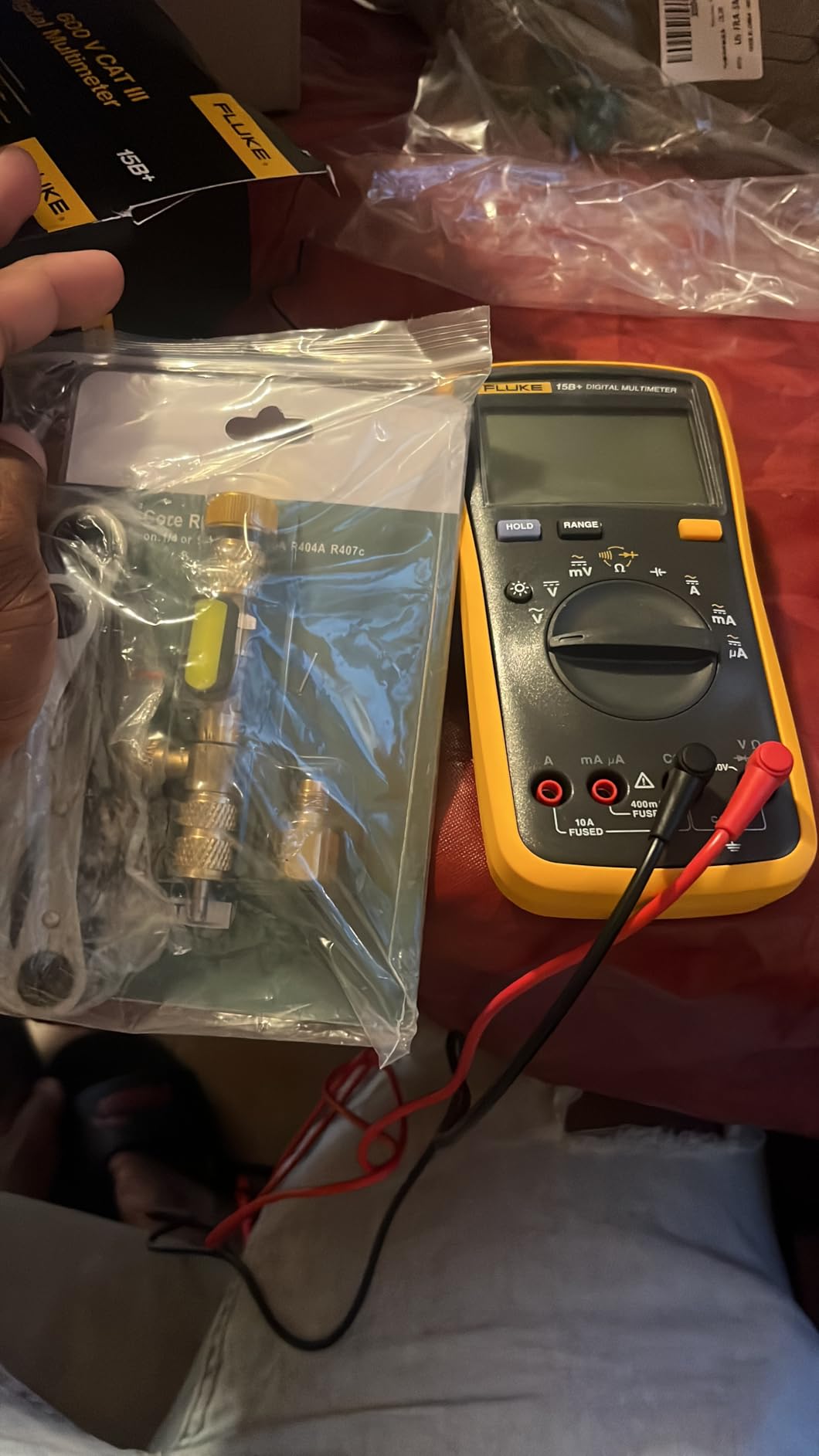 Fluke 15B+ Digital Multimeter, for Electrical Applications, Measures AC/DC Voltage and Current Measurements up to 1000V and 10A, Along with Resistance, Continuity, Diode, and Capacitance Capabilities customer photo 2