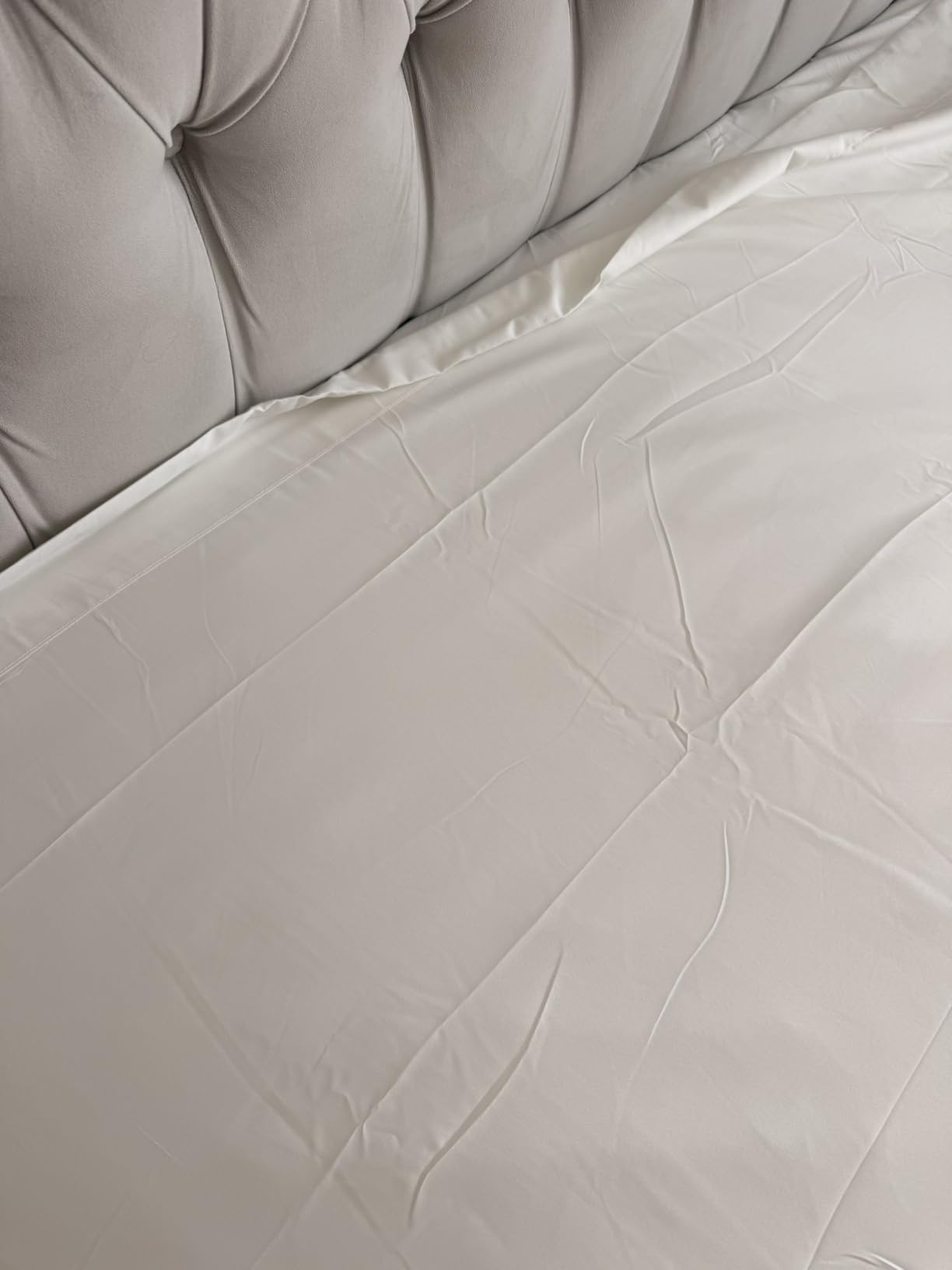 King Size 4 Piece Sheet Set - Comfy Breathable & Cooling Sheets - White customer photo 1