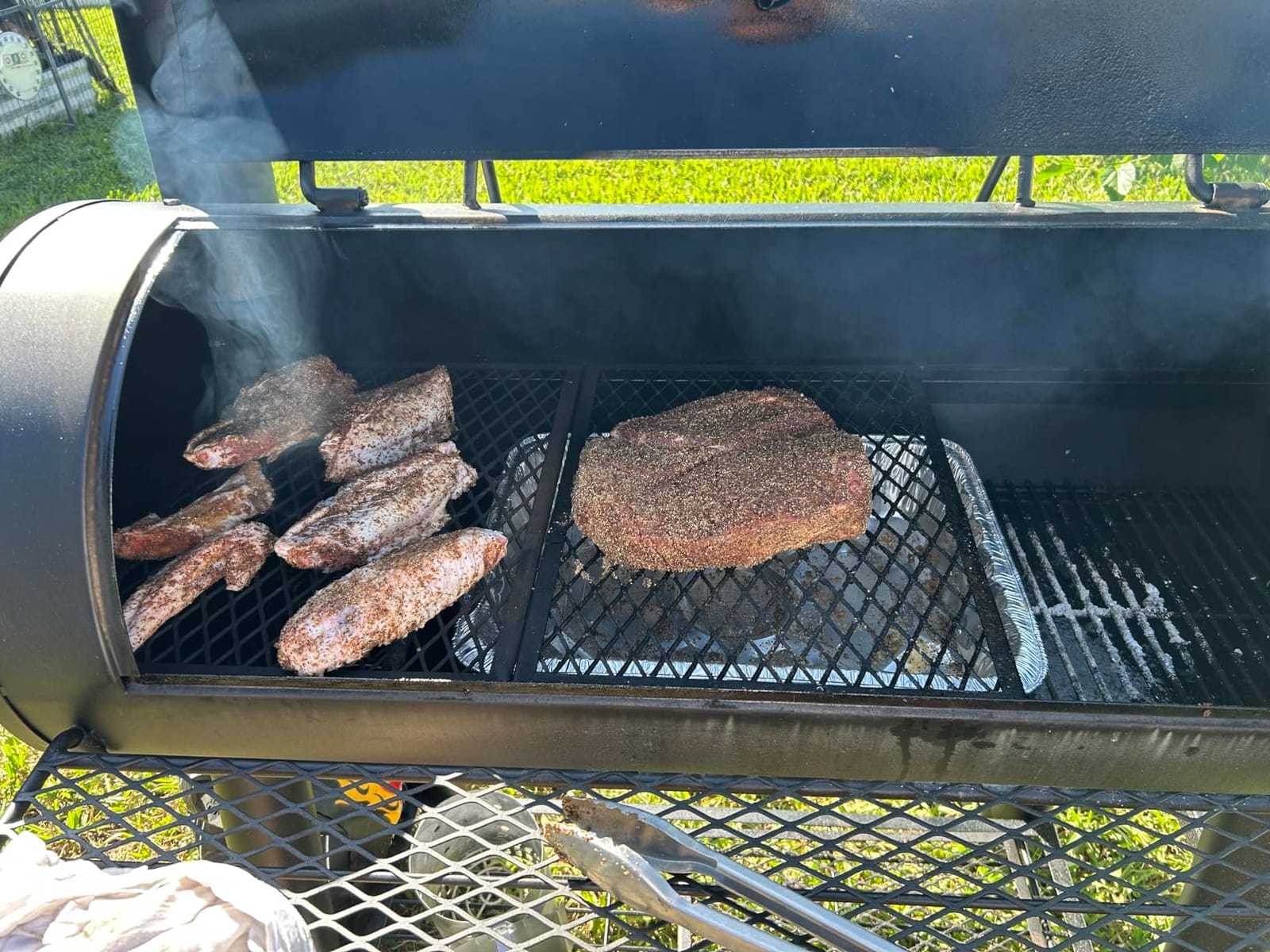 Char-Griller® Competition Pro® Barrel Grill and Offset Smoker, Includes Side Fire Box for Texas-Style Offset Smoking, Metal Cooking Grates, 1,010 Cooking Square Inches in Black, Model 2823 in Black customer photo 2