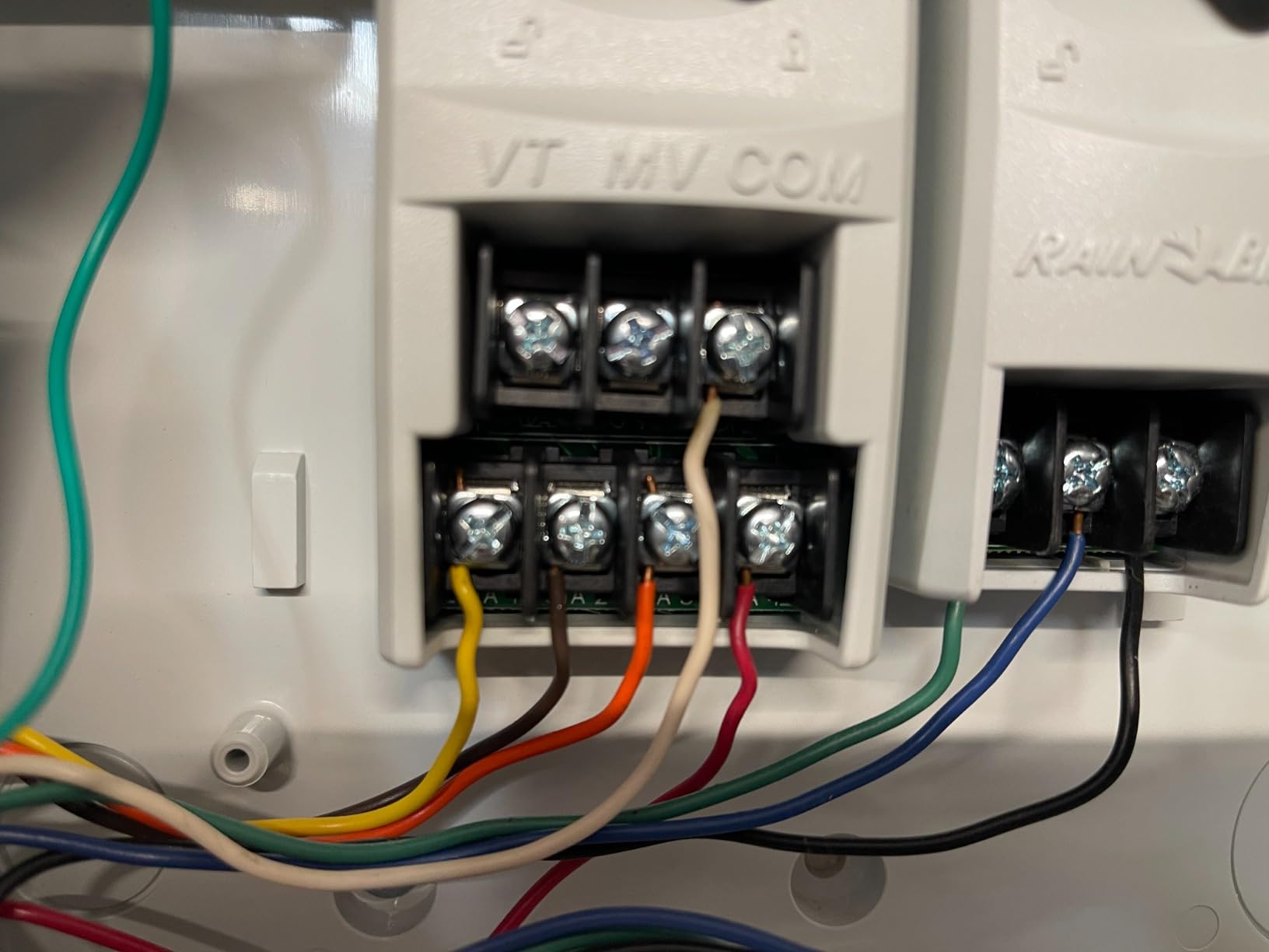 Rachio 3 Smart Sprinkler In-Ground WiFi Irrigation Controller, 8-Zone customer photo 2