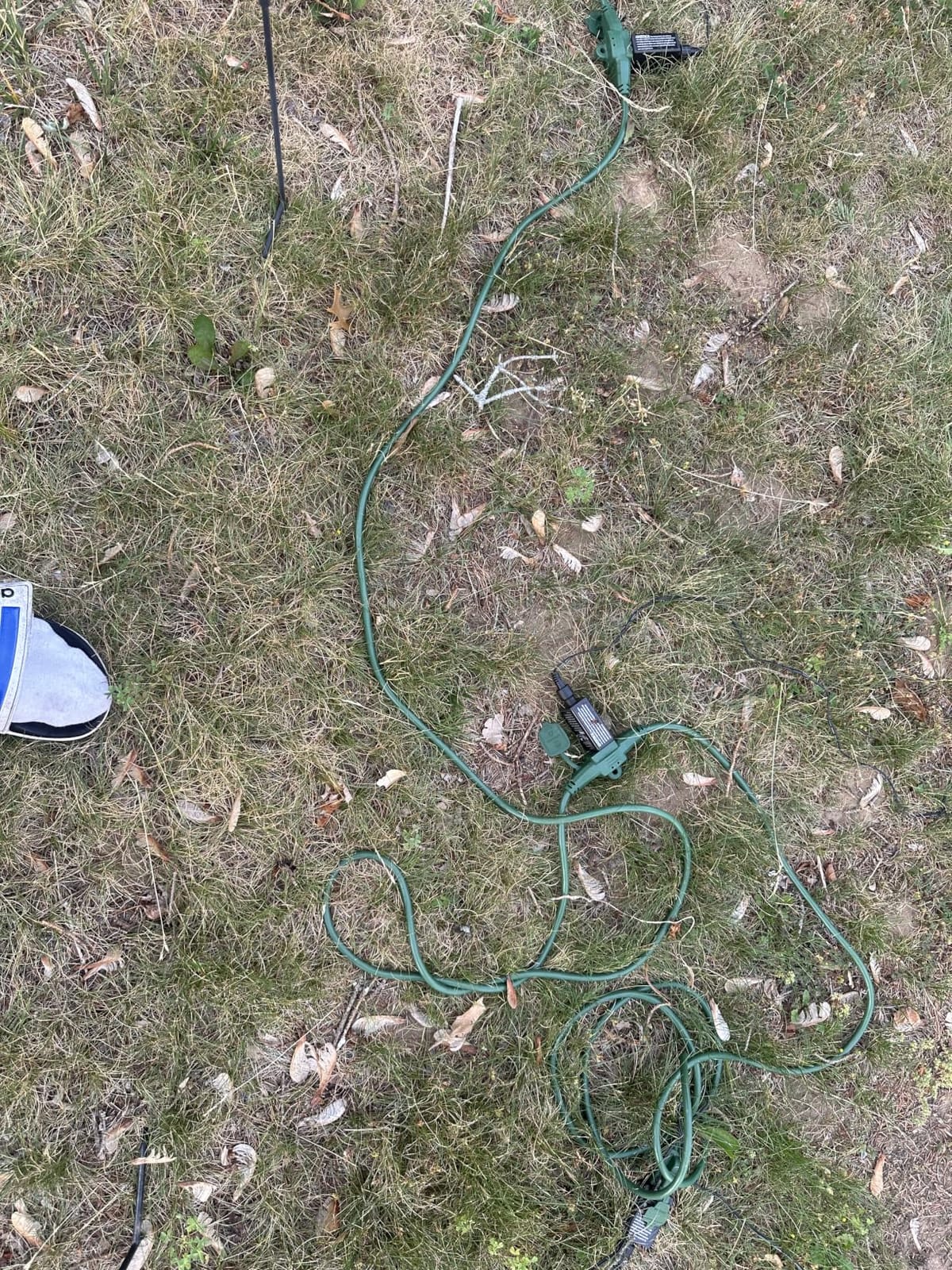 DEWENWILS 25FT Outdoor Extension Cord, Evenly Spaced 3 Outlets Plugs customer photo 2