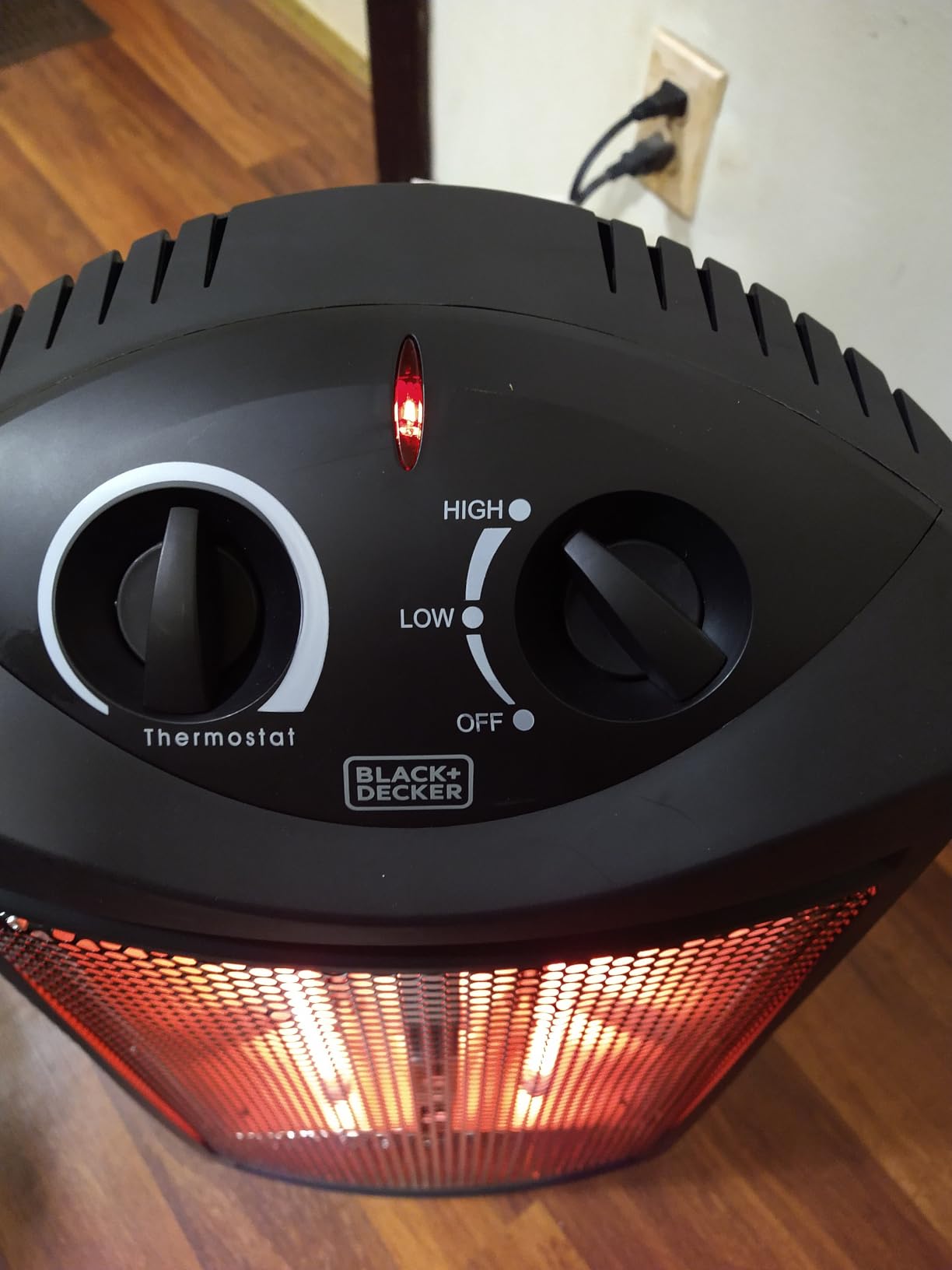 BLACK+DECKER Infrared Radiant Quartz Tower Heater, BHTI06, Black customer photo 2