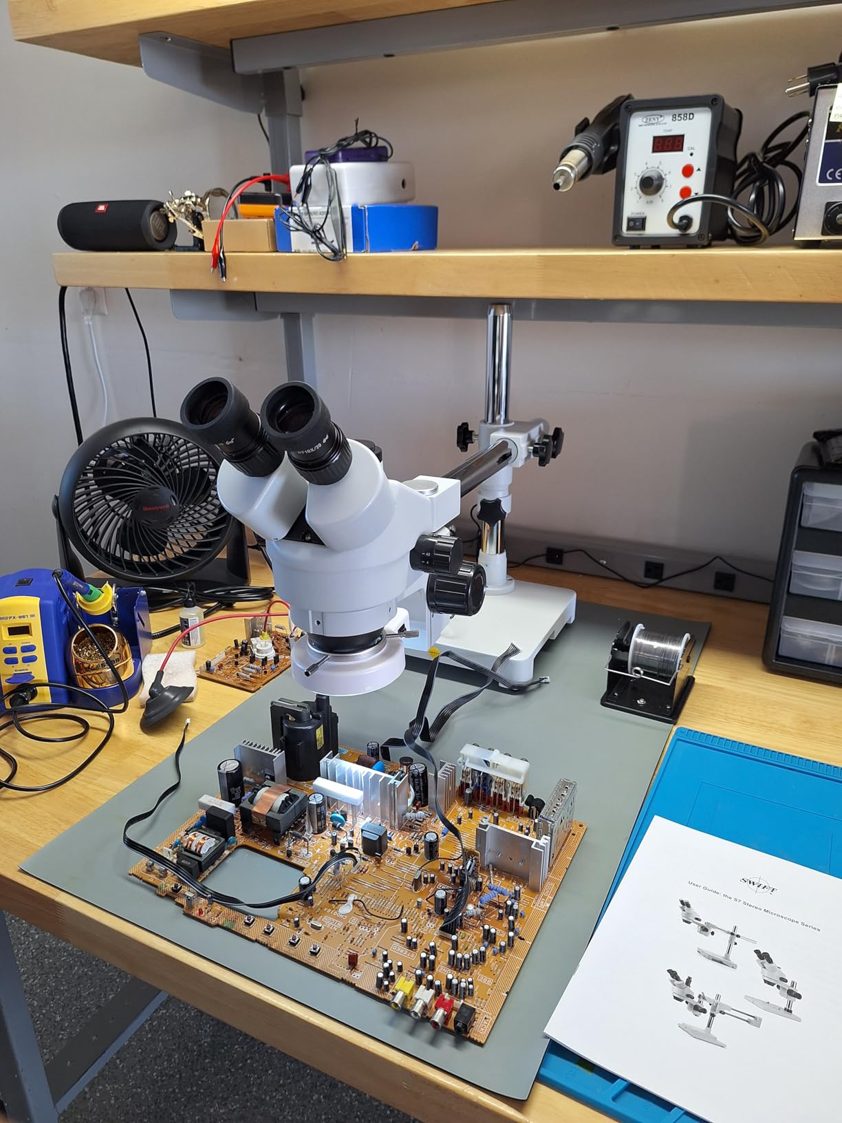 SWIFT S7 7X-45X Trinocular Stereo Microscope with Wide-Field 10X Eyepieces,0.7X-4.5X Zoom Objective Lens, Single-Arm Boom Stand, and 56-Bulb LED Ring Light customer photo 1
