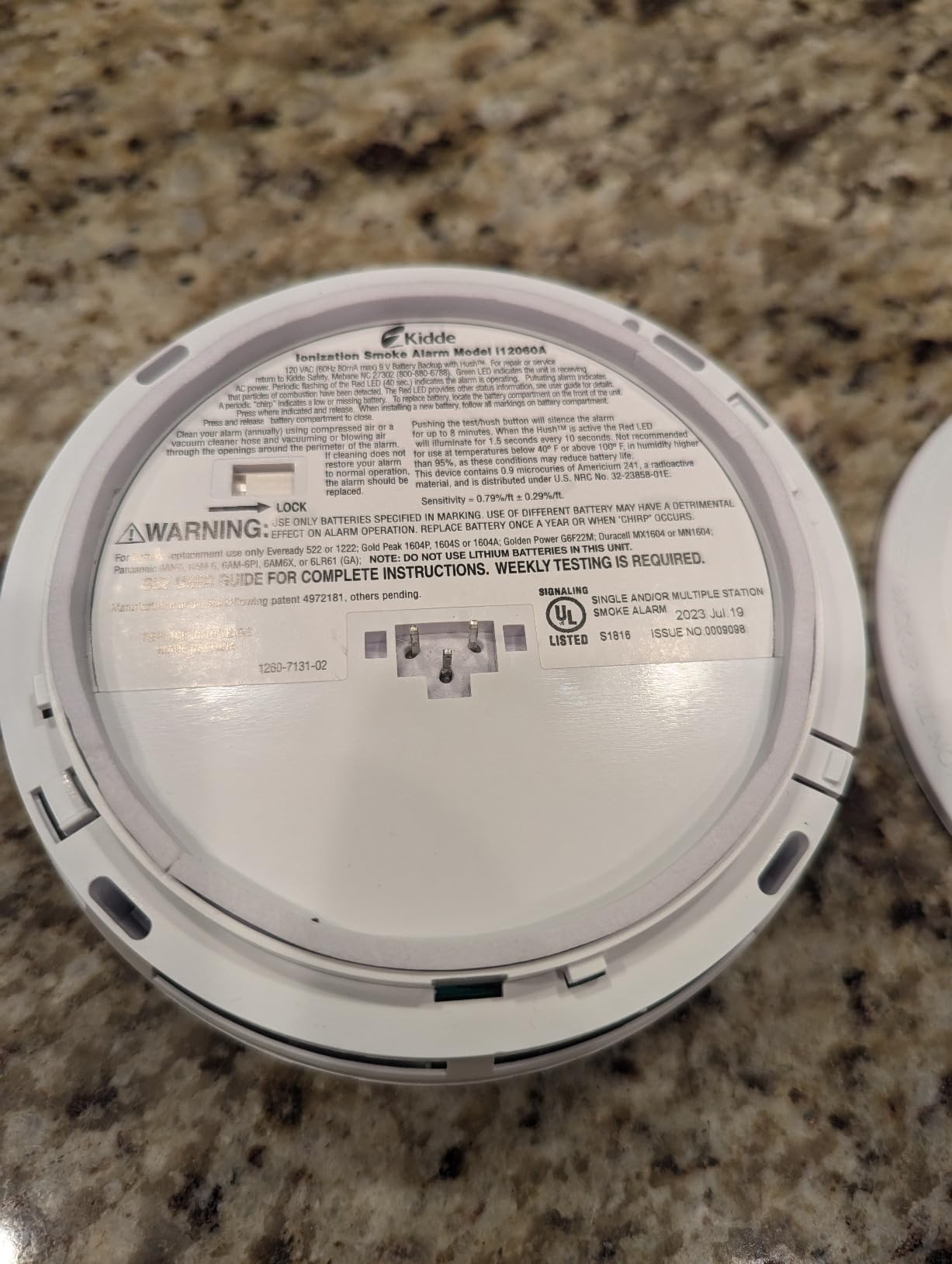 Kidde Smoke Detector, Hardwired Smoke Alarm with 9-Volt Battery Backup, Test-Reset Button, Interconnect Capability, 1 Count (Pack of 1), White customer photo 2