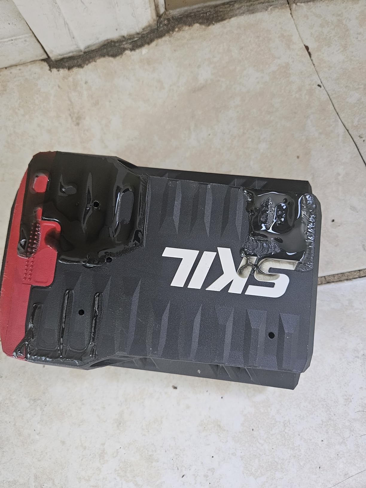 SKIL PWR CORE 40 Brushless 40V 10'' Pole Saw Kit with Over 9ft. Telescoping Shaft & Angled Head, Includes 2.5Ah Battery and Auto PWR Jump Charger - PS4561C-10 customer photo 1
