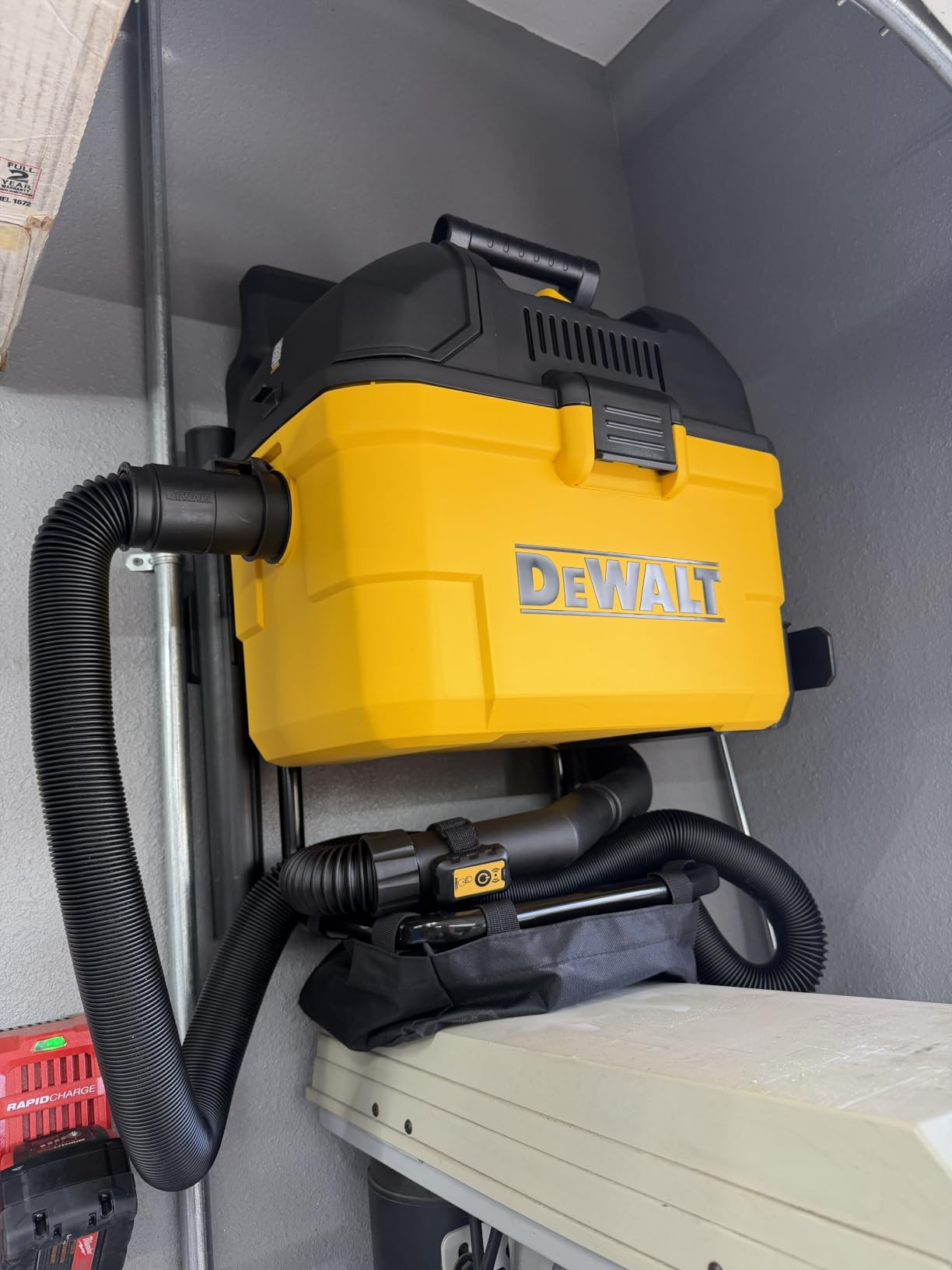 DEWALT Portable 6 Gallon 5 Horsepower Wall-Mounted Garage Wet Dry Vacuum Cleaner DXV06G customer photo 1
