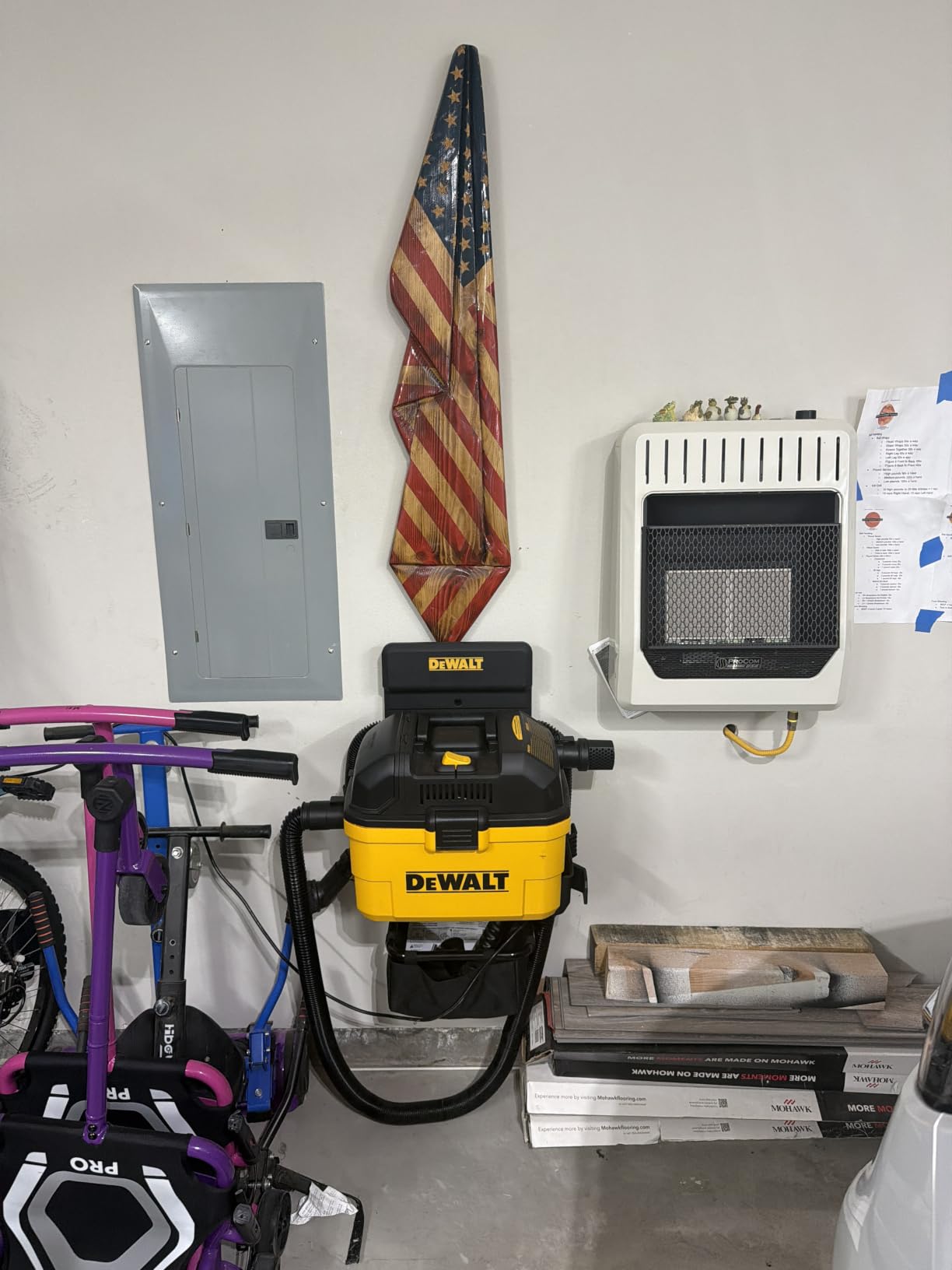 DEWALT Portable 6 Gallon 5 Horsepower Wall-Mounted Garage Wet Dry Vacuum Cleaner DXV06G customer photo 2