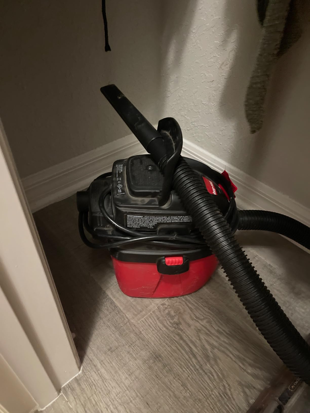 Shop-Vac 1.5 Gal 2.0 Peak HP Wet/Dry Vacuum, Wall Mount Small Vac, 2030100 customer photo 1