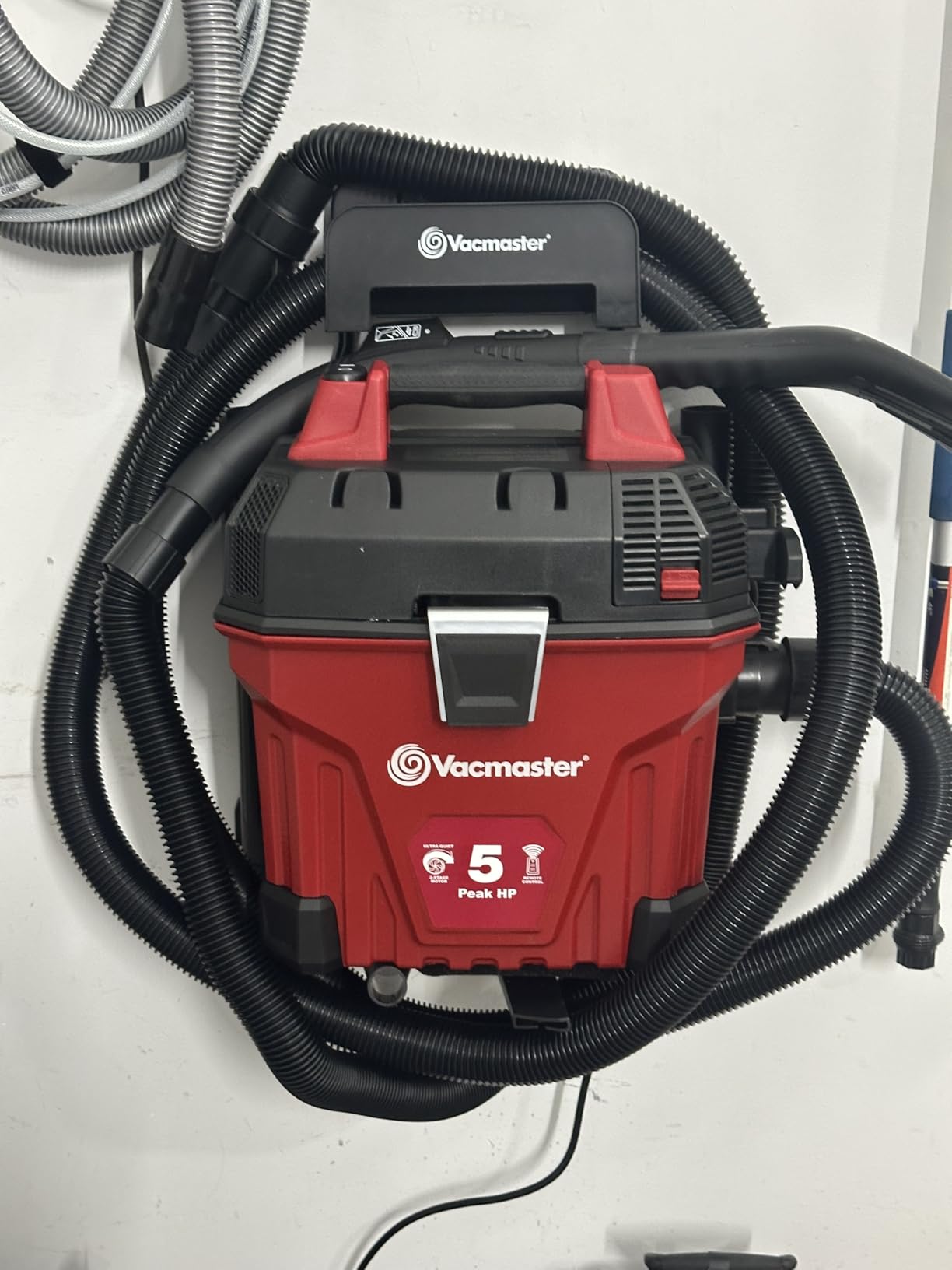 Vacmaster VWMB508 1101 5-Gal 5 PHP Remote Control Wall Mount Wet/Dry Vac customer photo 2