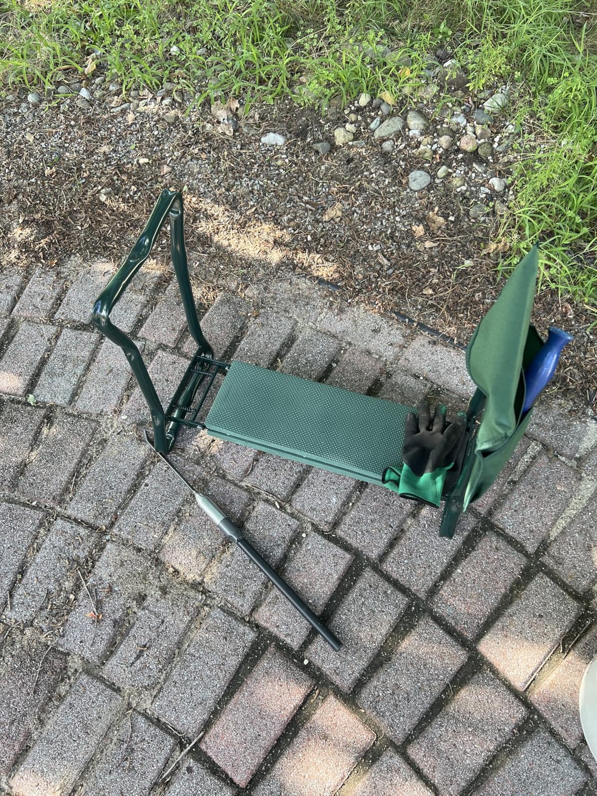 2-in-1 Garden Kneeler & Seat, Folding Seat w/EVA Foam Kneeling Pad & Removable Tools Pouch, Sturdy Steel Frame, No Assembly, Portable Heavy Duty Garden Stool for Women & Men customer photo 1