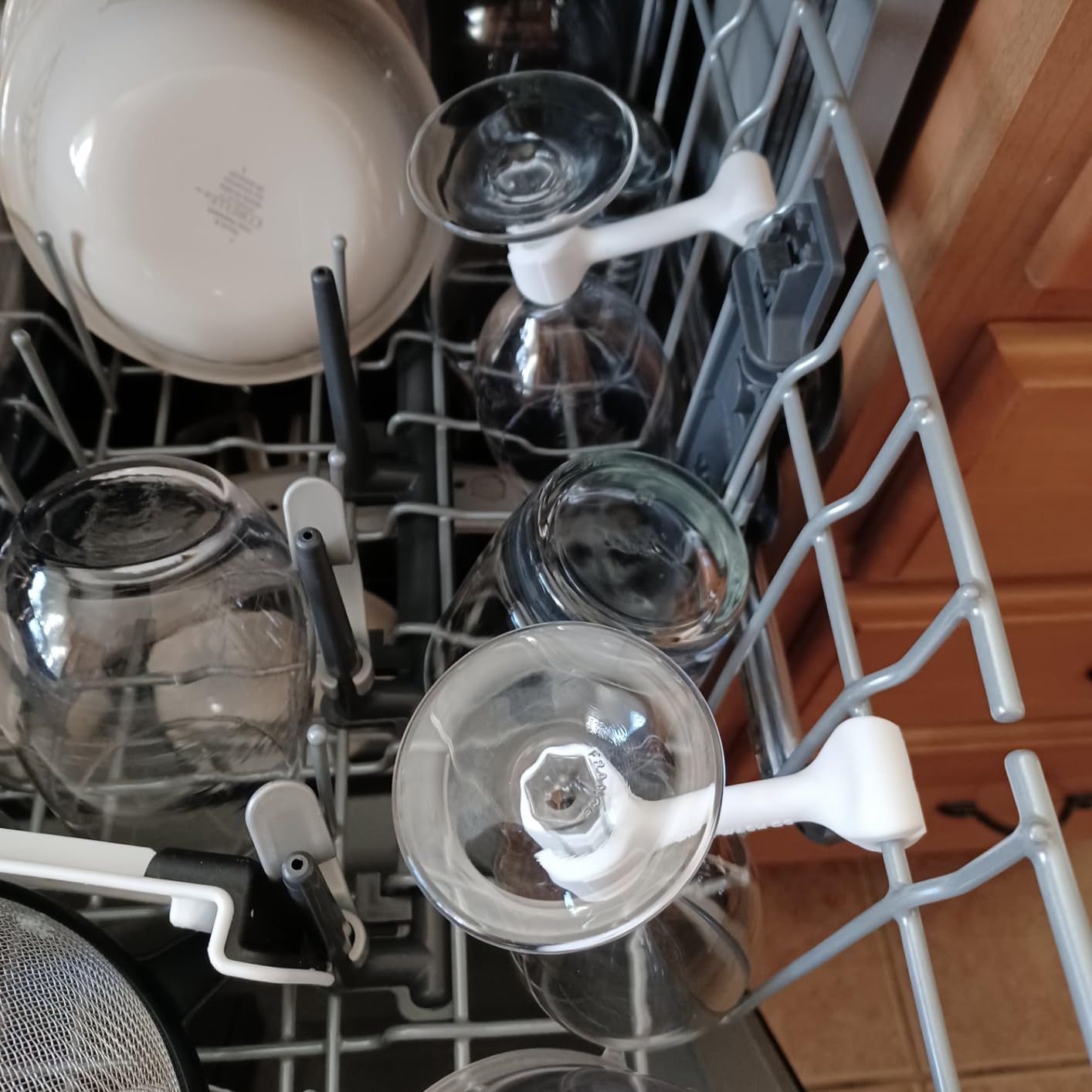 Dishwasher Attachment, Wine Glass Clip Kitchen Gadget for Cleaning Wine Glasses, Stemware Holder, BPA Free Silicone, Wine Accessories & Gifts for Wine Lover, White Set of 4 customer photo 1
