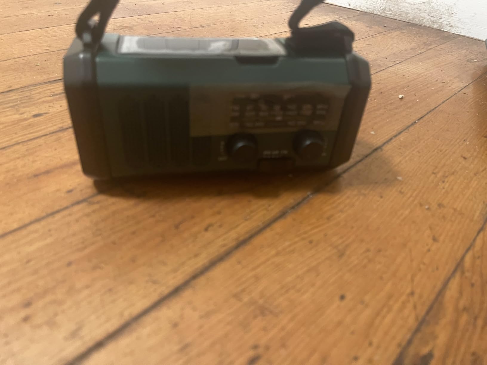 Leaton Hand Crank Emergency Radio, NOAA Weather Radio AM/FM,10000mAh customer photo 1