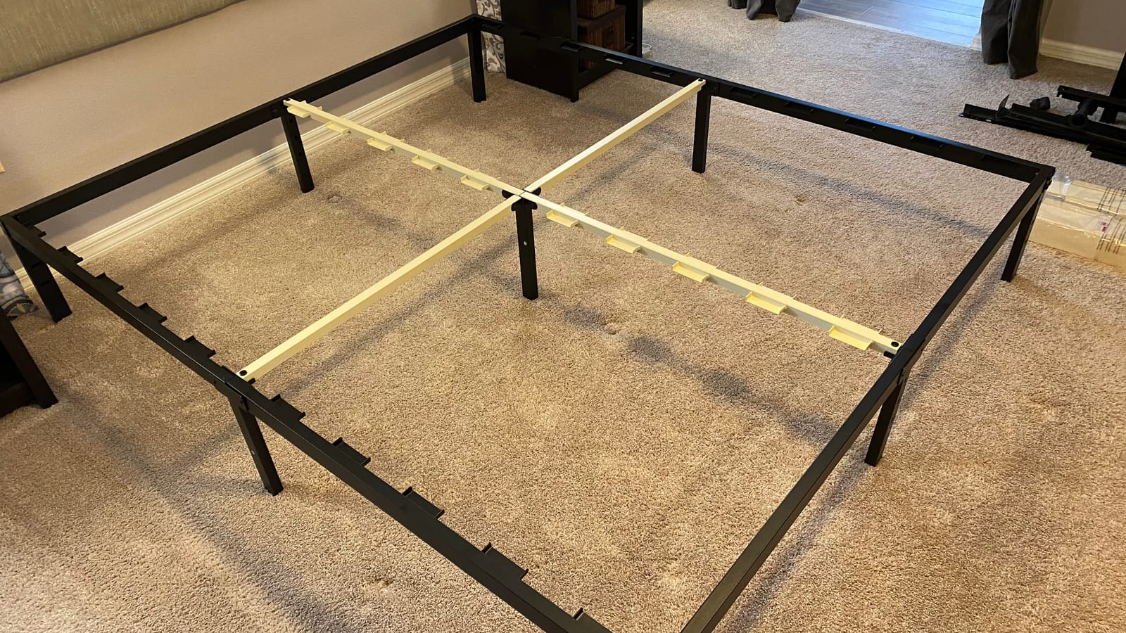 ZIYOO Full Size Bed Frame, 3 Inches Wide Wood Slats,18 Inch Tall Metal Platform, Heavy Duty 1000 lbs Support for Mattress, No Box Spring Needed, Noise Free customer photo 1