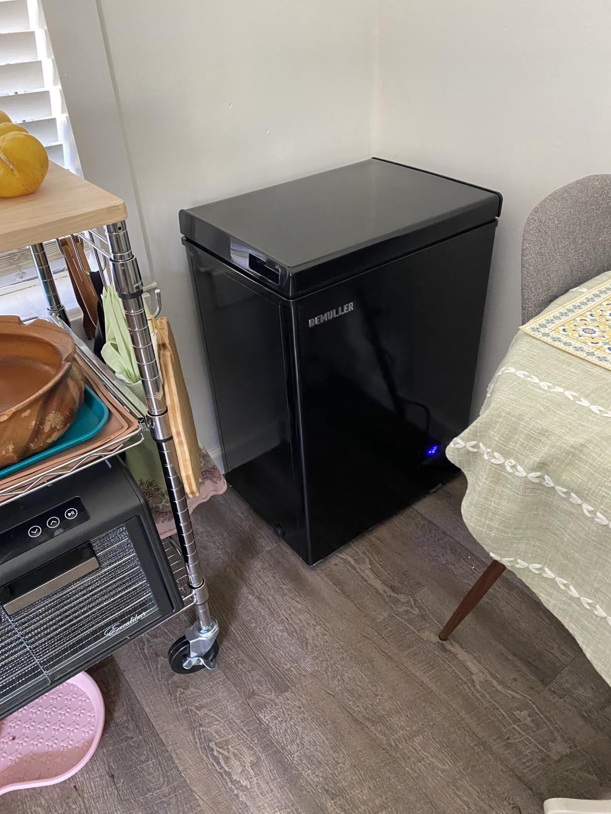 DEMULLER Chest Freezer 5.0Cubic Feet Deep Freezer Freestanding Freezers with 2 Removable Stainless Steel Basket, Mini Freezer Top Open Door Compact Freezer with Electronic Control 41℉ to -15℉BLACK customer photo 1