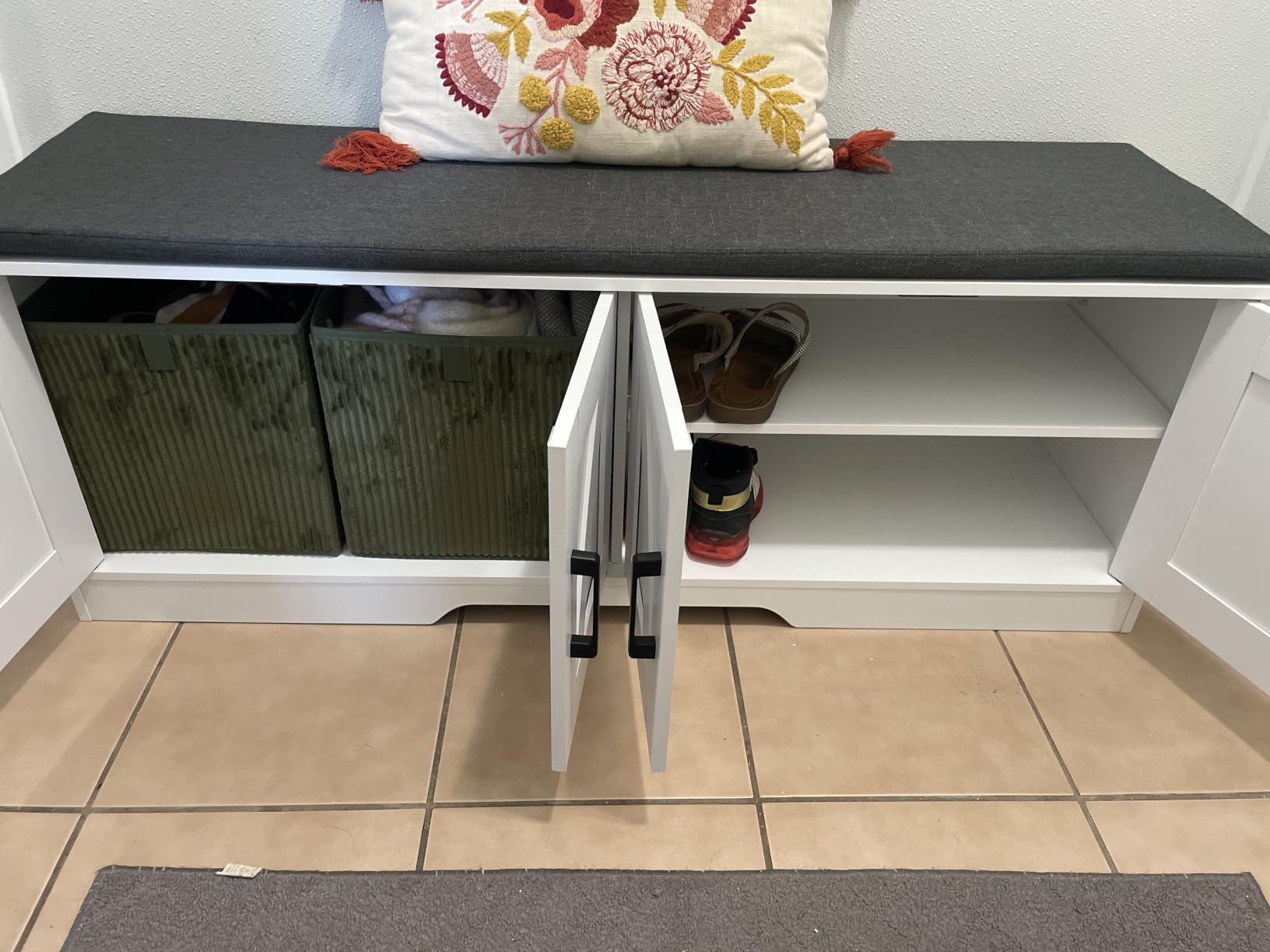 HOMSHO Farmhouse Shoe Storage Bench with 2 Barn Doors & Padded Seat Cushion customer photo 2