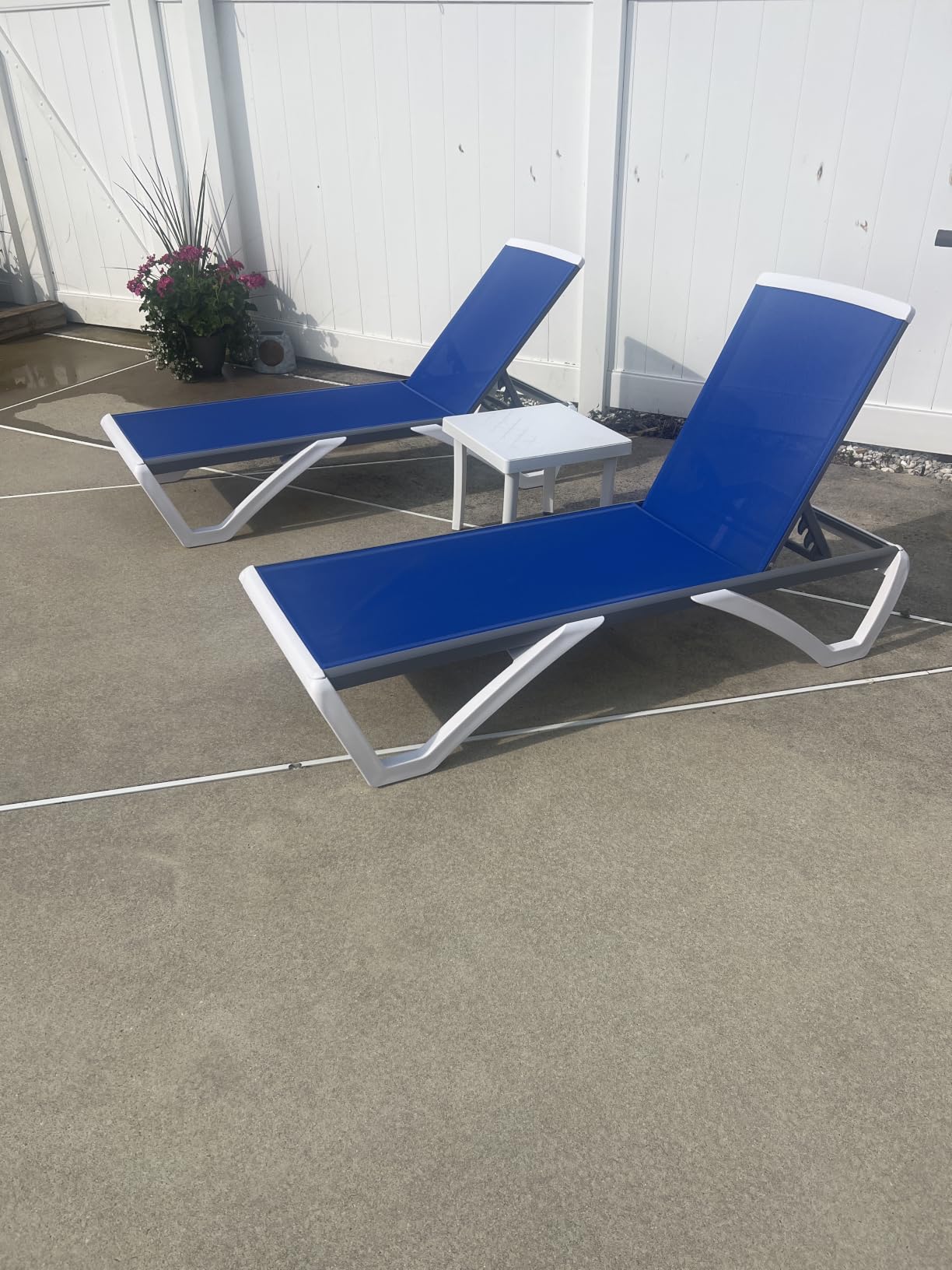Kozyard Outdoor Chaise Lounge Chair, Full Flat Adjustable Patio Lounger with Aluminum Frame & Resin Legs, Textilene Fabric for Poolside, Backyard & Beach (Aqua, Chair) customer photo 2
