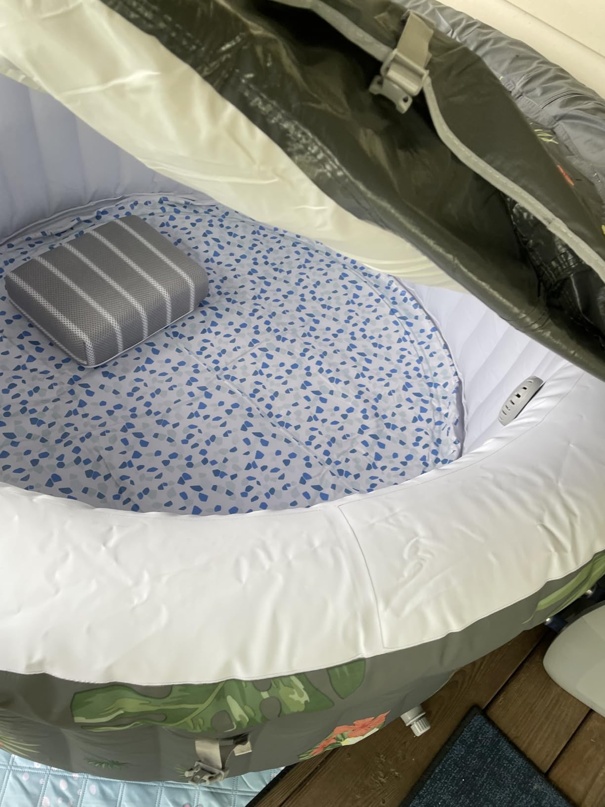 Bestway SaluSpa Aruba Energy-Efficient AirJet 2-3 Person Inflatable Hot Tub customer photo 1