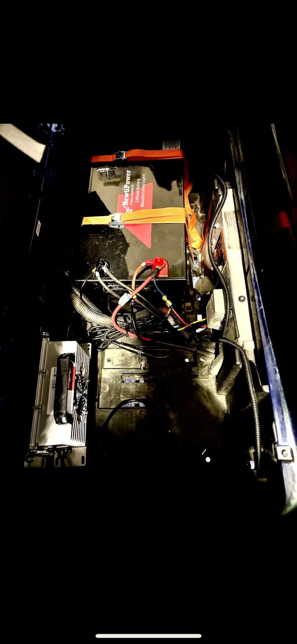 12V 330Ah LiFePO4 Battery Small Size, 4224Wh Lithium Battery with 200A BMS, Up to 10000+ Rechargeable Cycles, Perfect for RV Camping, Trolling Motor, Solar Power Storage customer photo 2