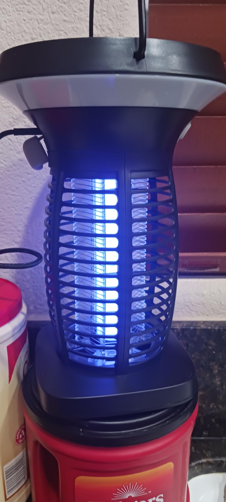 ZECHUAN Solar Bug Zapper Outdoor Waterproof, Electric Mosquitoes Zapper customer photo 1