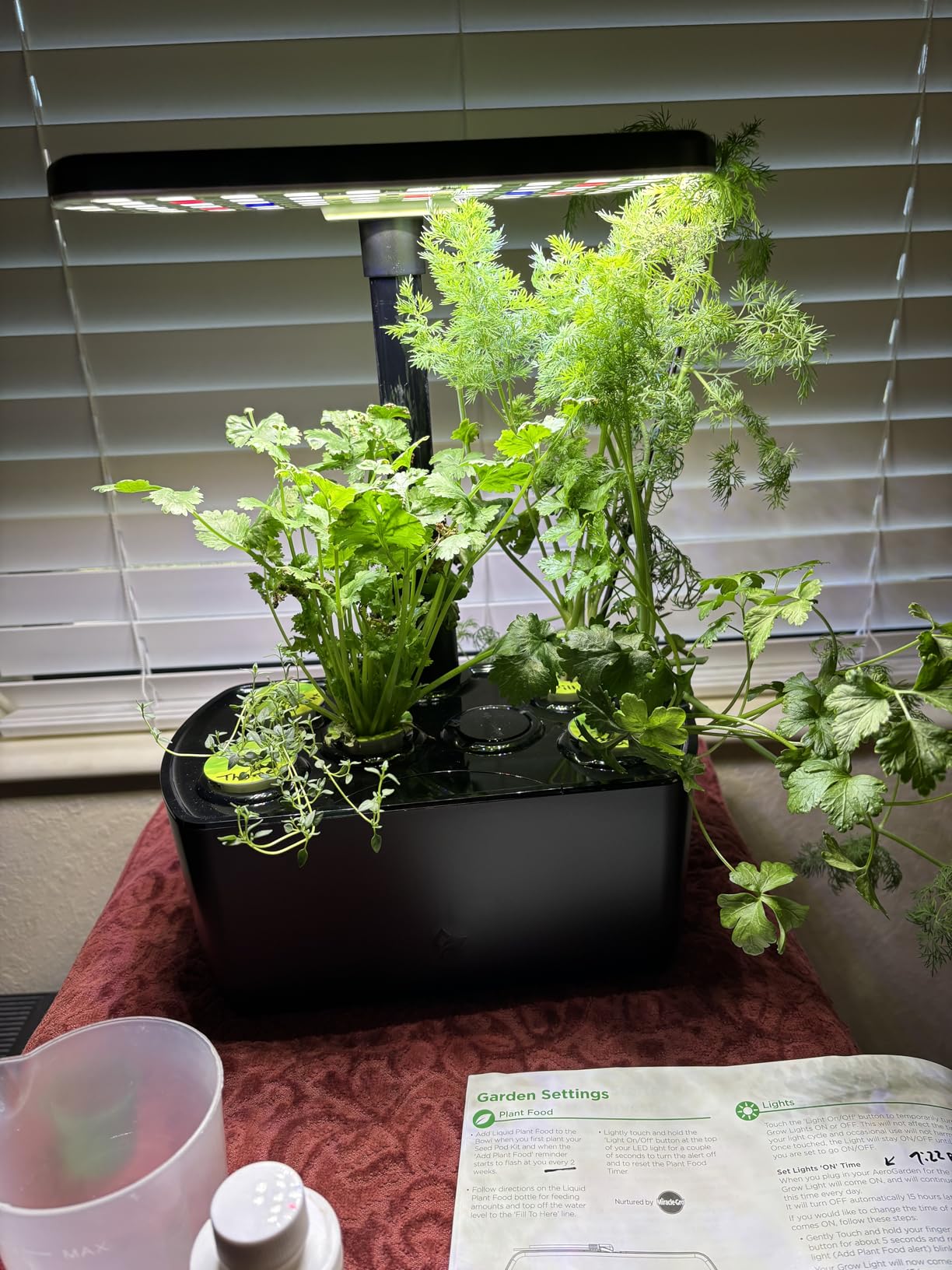AeroGarden Harvest Lite, Cream customer photo 1