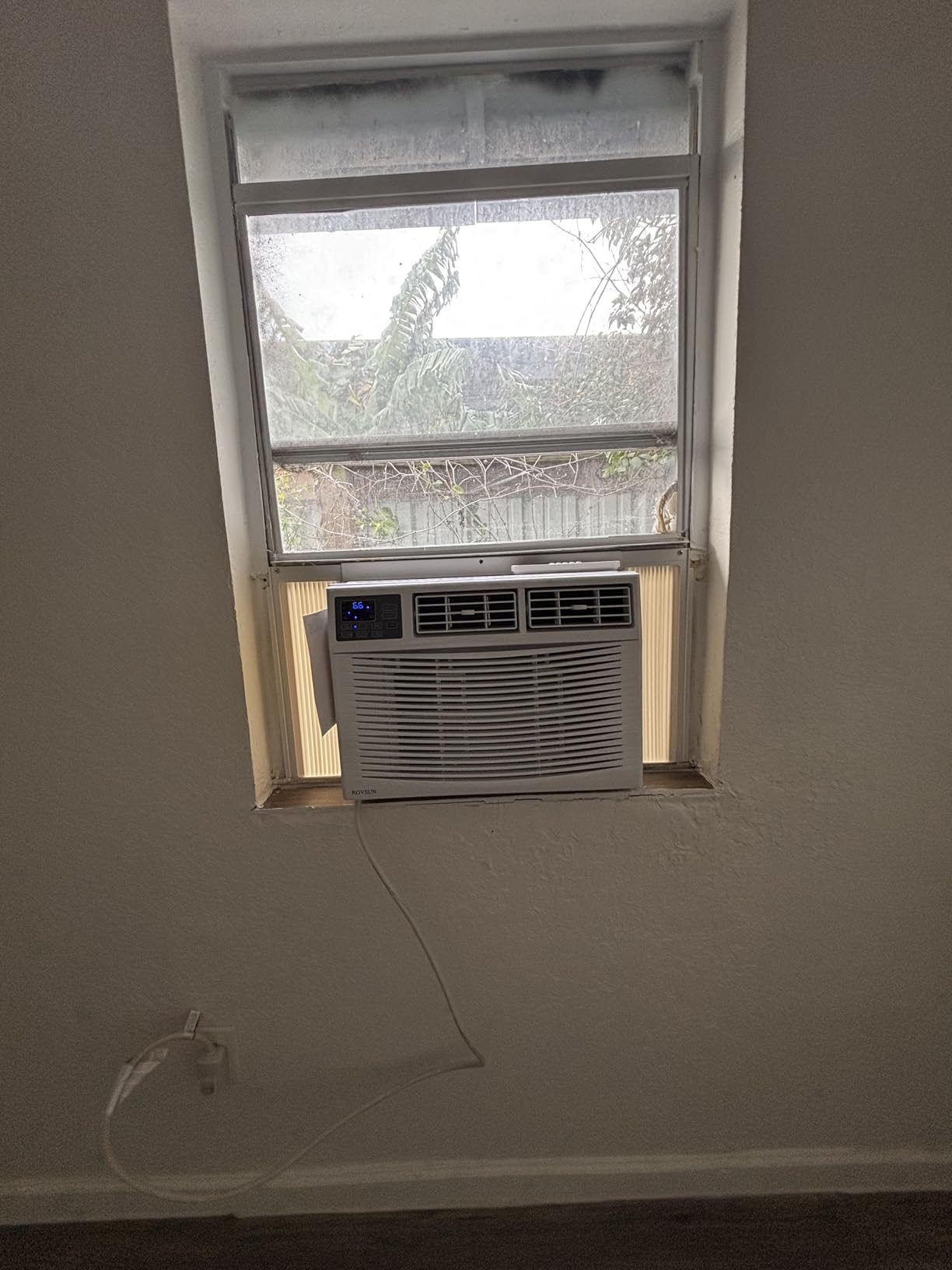 ROVSUN 8000 BTU Window Air Conditioner with Heat, Window AC Unit & Heater Combo with APP & Voice Smart Control, Timer Function & Easy Installation Kit, Work with Alexa/Google Assistant, 115V/60Hz customer photo 1
