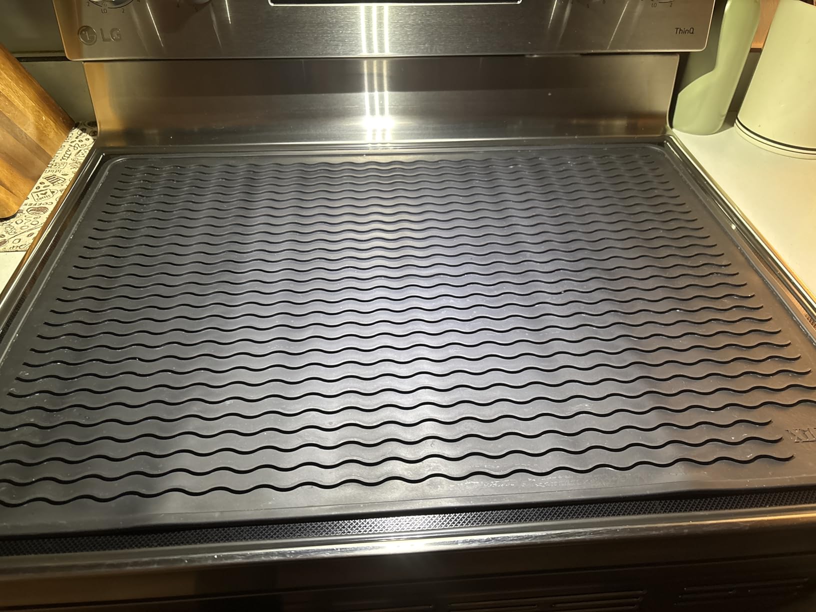 XiFEO Stove Top Covers for Electric Stove, Silicone Stove Mat for Glass Top, Glass Stove Top Cover Protector, Cooktop Protector, Heat Resistant Multi-Functional Range Top Covers Mat, Oven Cover customer photo 1
