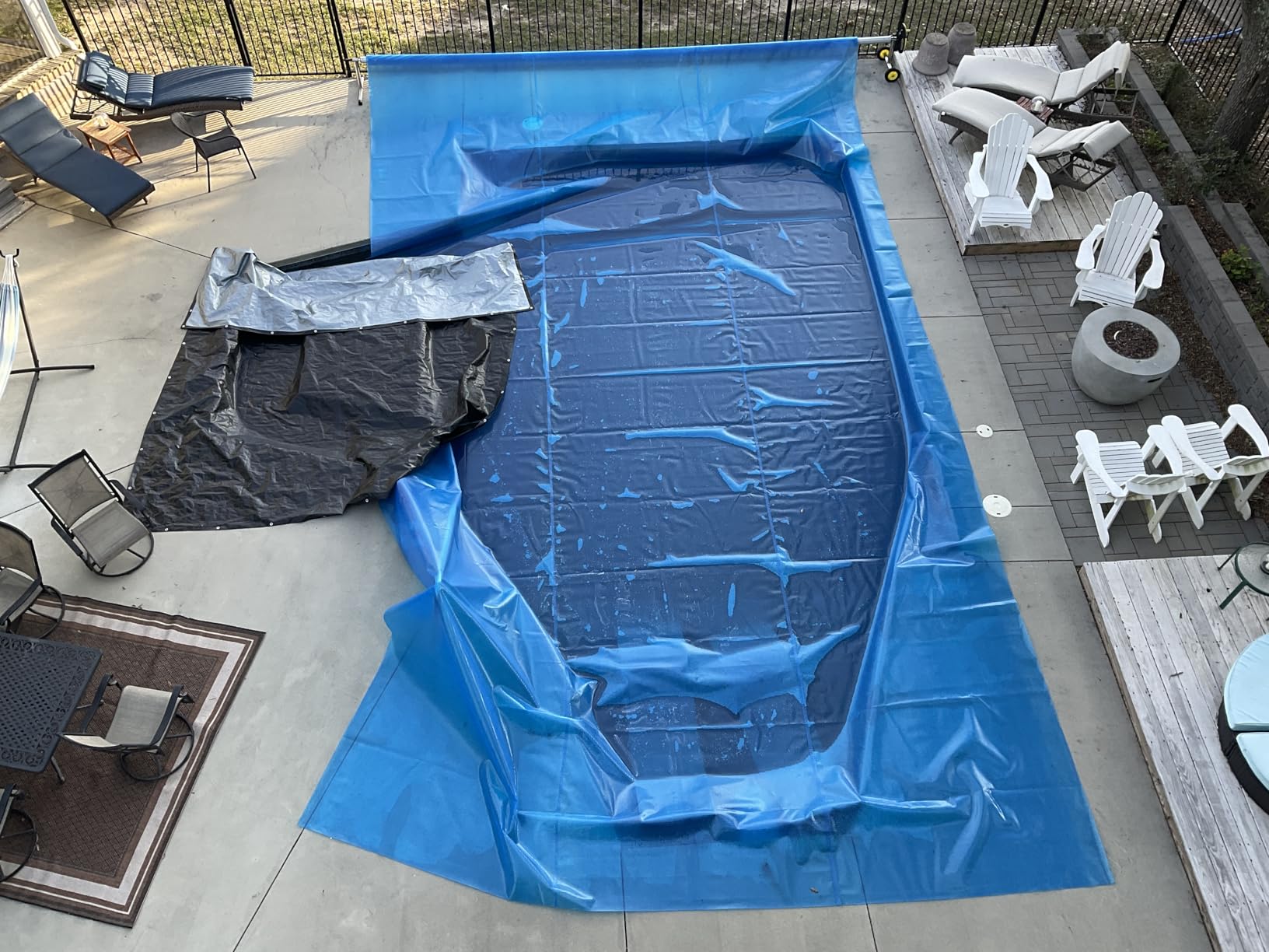 VEVOR Solar Pool Cover, 24 x 12 ft Rectangle Solar Cover 12 mil for Pools, Inground Above Ground Swimming Pool Solar Blanket with Bubble, Heat Retaining Solar Covers Blue customer photo 1