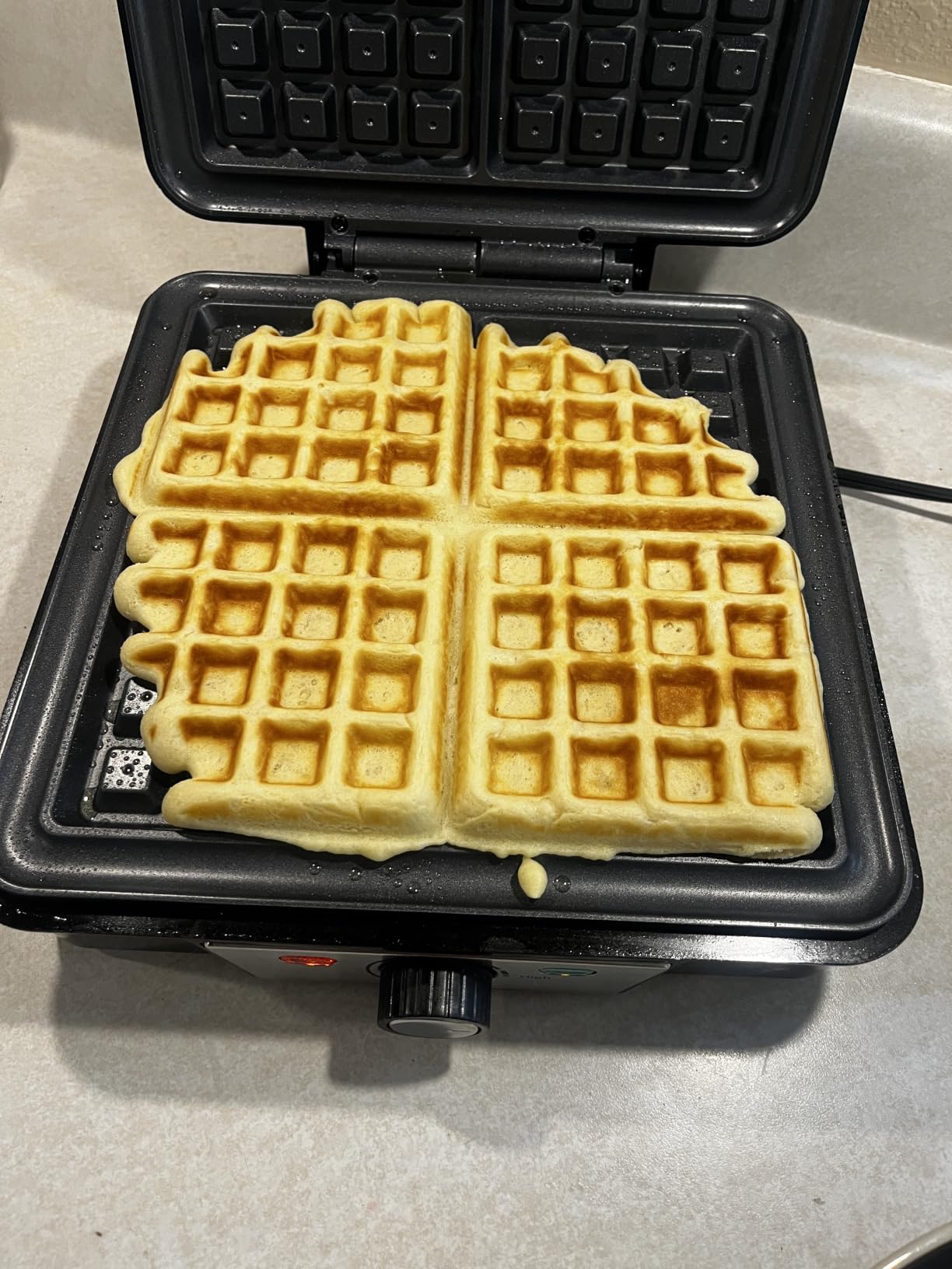 Belgian Waffle Maker 4 Slices, 1200W Waffle Iron customer photo 1