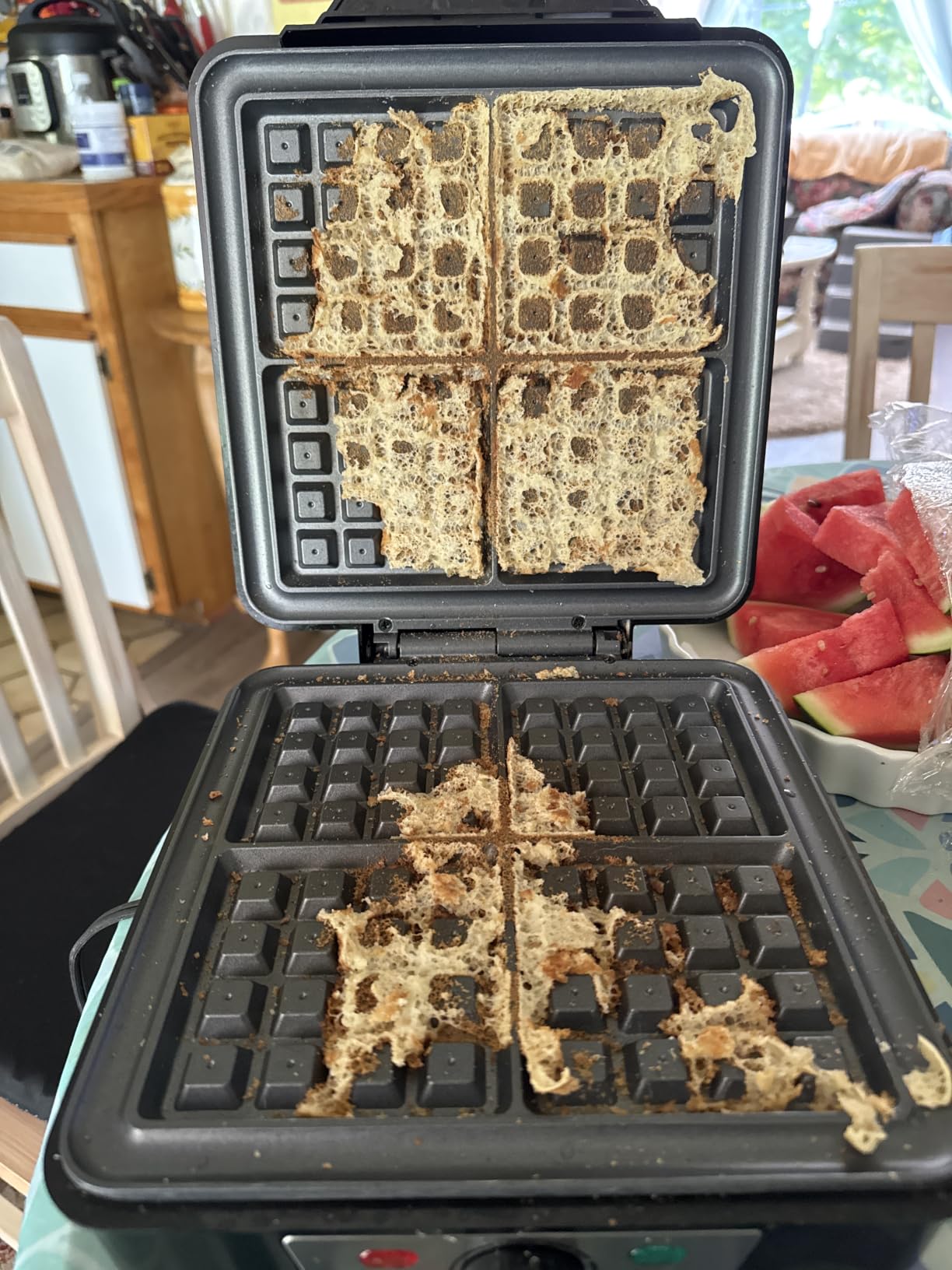 Belgian Waffle Maker 4 Slices, 1200W Waffle Iron customer photo 2