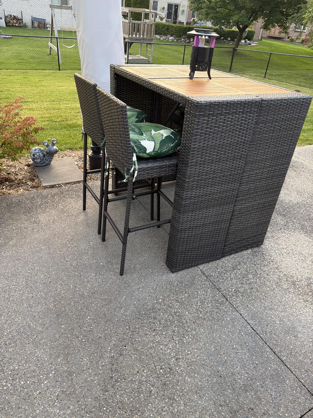 Tangkula 7 Piece Patio Wicker Bar Set, Patiojoy Outdoor Acacia Wood Bar Height Table & 6 Rattan Bar Stool Chairs with Backrest and Footrest, for Bistro Garden Balcony customer photo 1