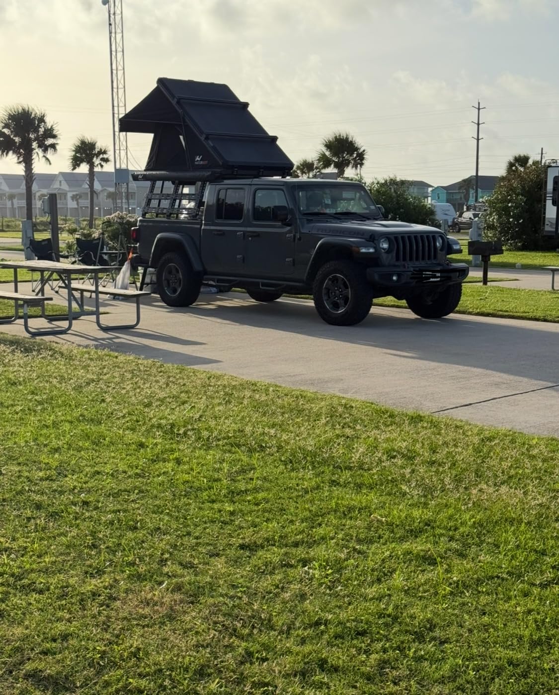 Naturnest Rooftop Tent Hard Shell, Easy Set Up Pop Up Tent for 2 Person customer photo 1