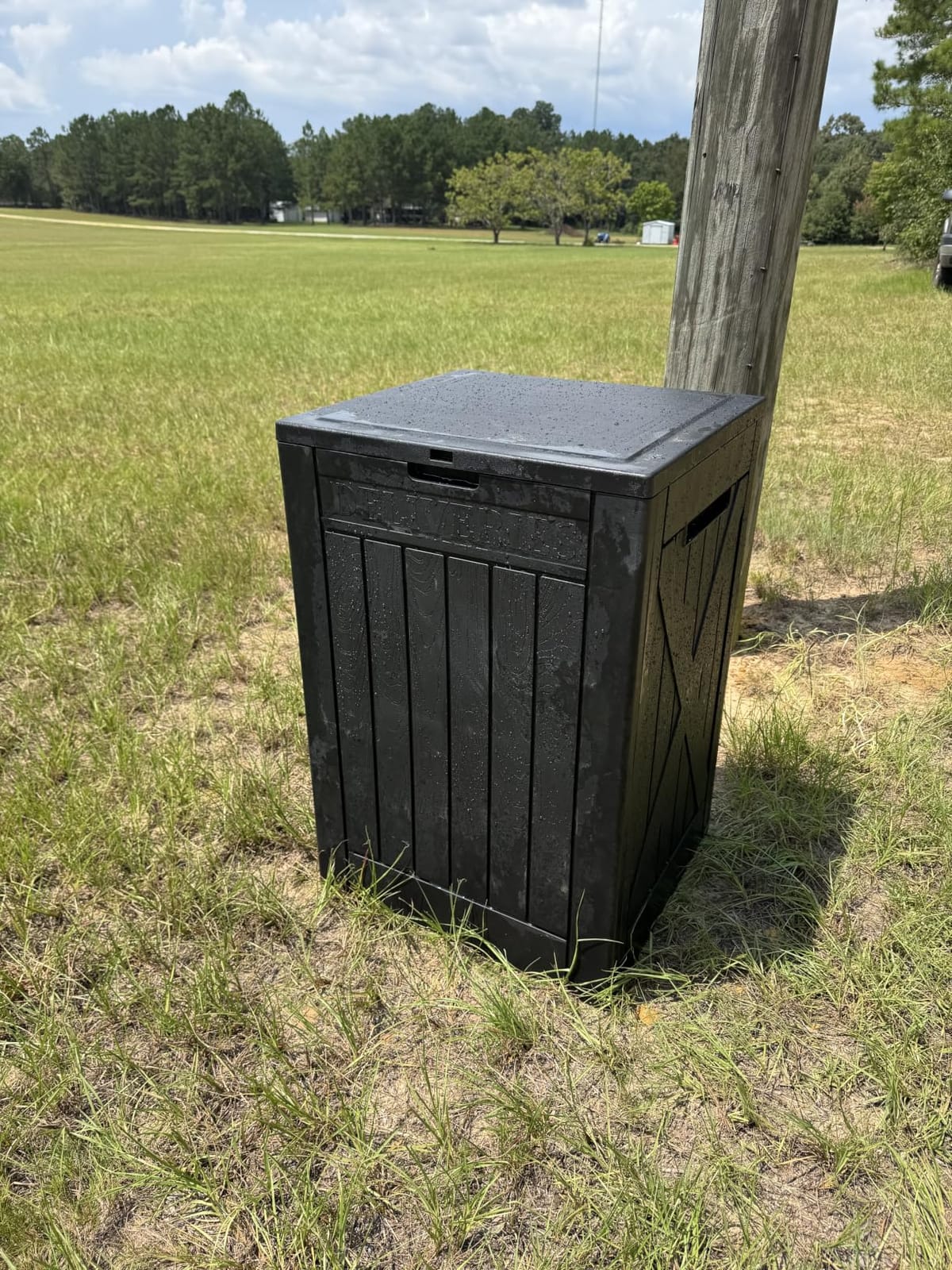Greesum 230 Gallon HDPE Outdoor Storage Box with Removable Dividers, Weatherproof Oversized Deck Box for Patio, Garage, Garden, Black customer photo 1