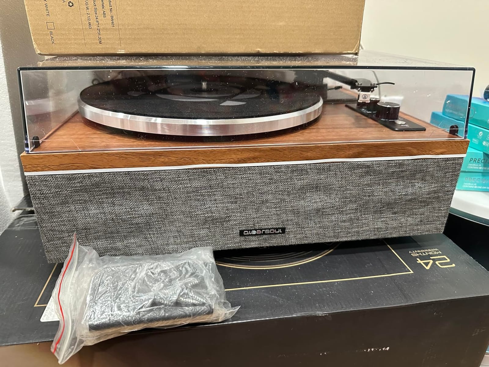 Qlearsoul ONE-S Vinyl Record Player with Bluetooth Input/Output customer photo 2