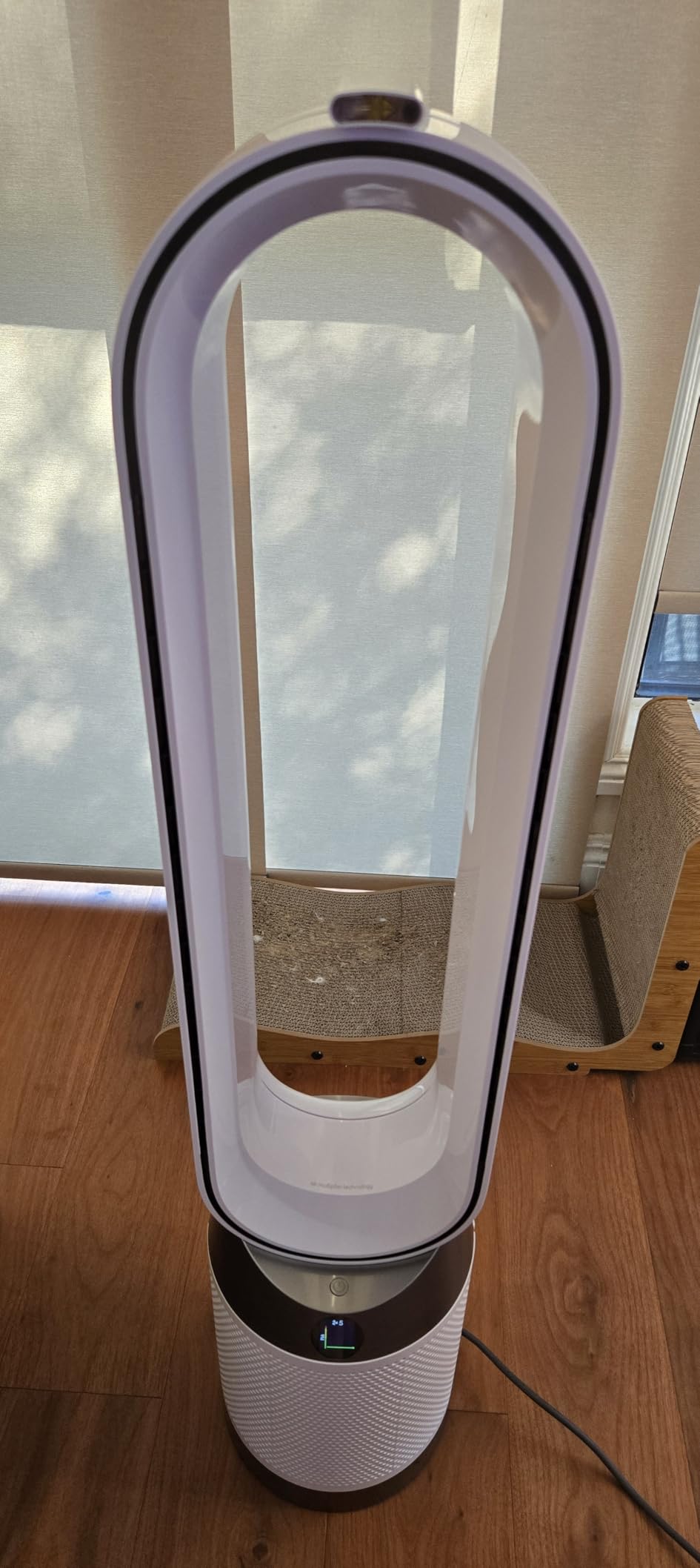 Dyson Purifier Cool PC1, HEPA Air Purifier Tower Fan, App and remote controlled, 350° oscillation, 10 levels, bladeless (White) customer photo 1