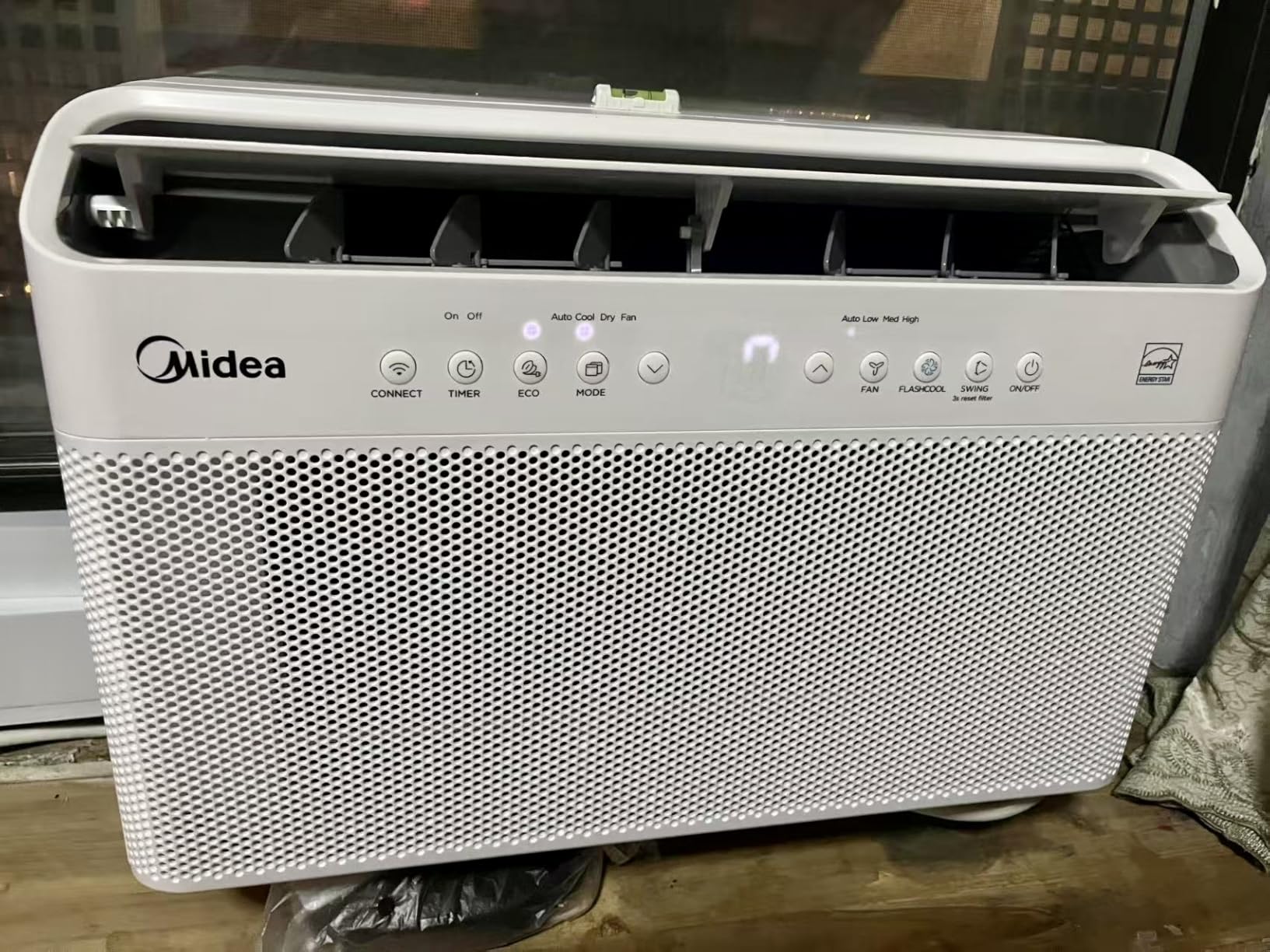 Midea 10,000 BTU U-Shaped Smart Inverter Window AC, Cools 450 Sq Ft, Ultra Quiet, Alexa/Google Compatible, 35% Energy Savings customer photo 1