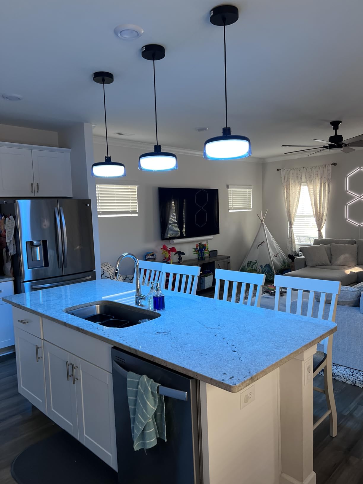 Govee Pendant Lights for Kitchen Island, Three-Layer RGBIC Smart Lighting customer photo 2