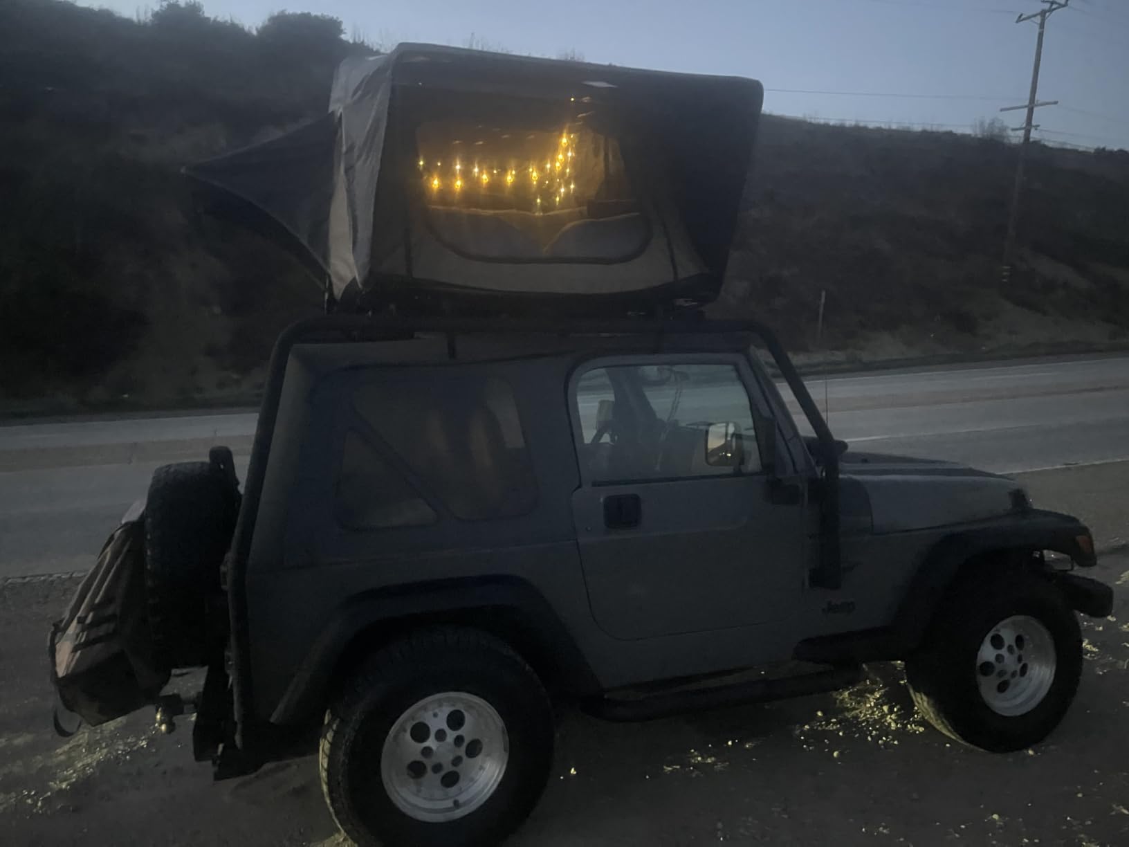 Meedo Apolle A86 M, Soft Shell Rooftop Tent, Fits 2 People, Made with Waterproof Material and a Rainfly-Fold Design, Clamshell Army Green Roof top Tent for Overlanding Hunting, Ladder Included customer photo 1