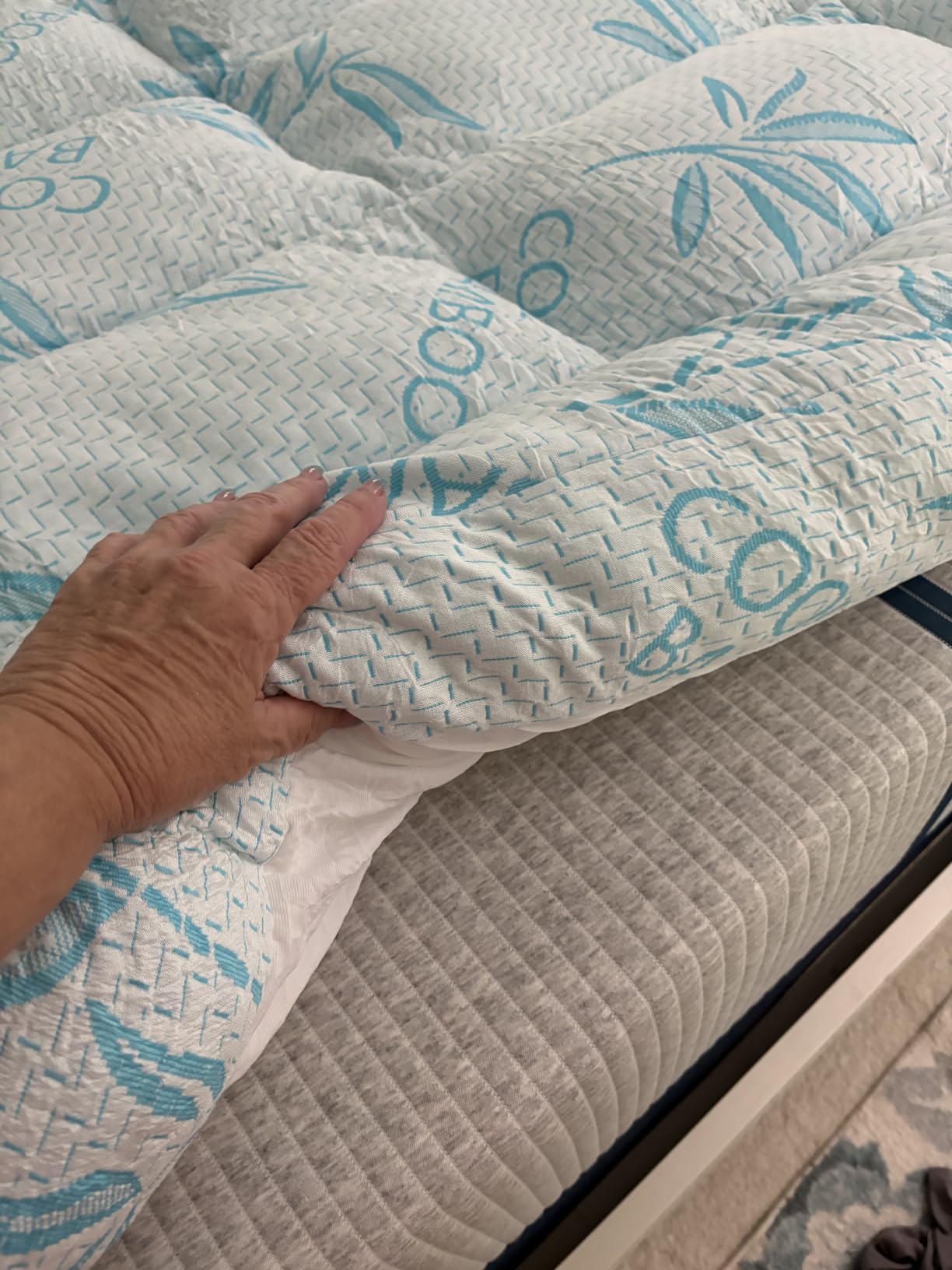 WhatsBedding 5 Inch Queen Mattress Topper Breathable Bamboo Viscose Air Layer,Memory Foam Mattress Topper Queen Size Blue. customer photo 1