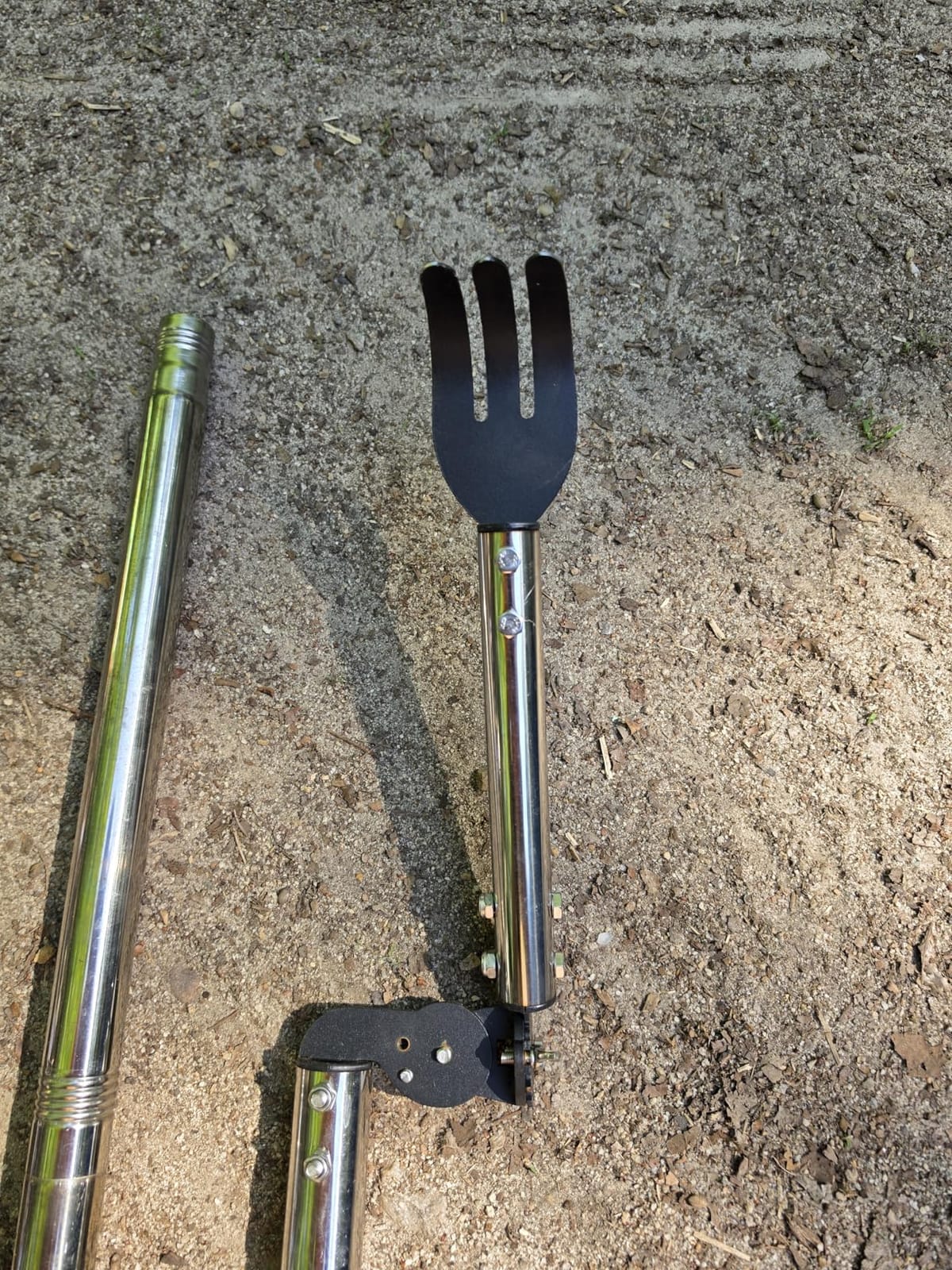 12FT Gutter Cleaning Tools from the Ground with Dual-Axis Adjustment customer photo 1