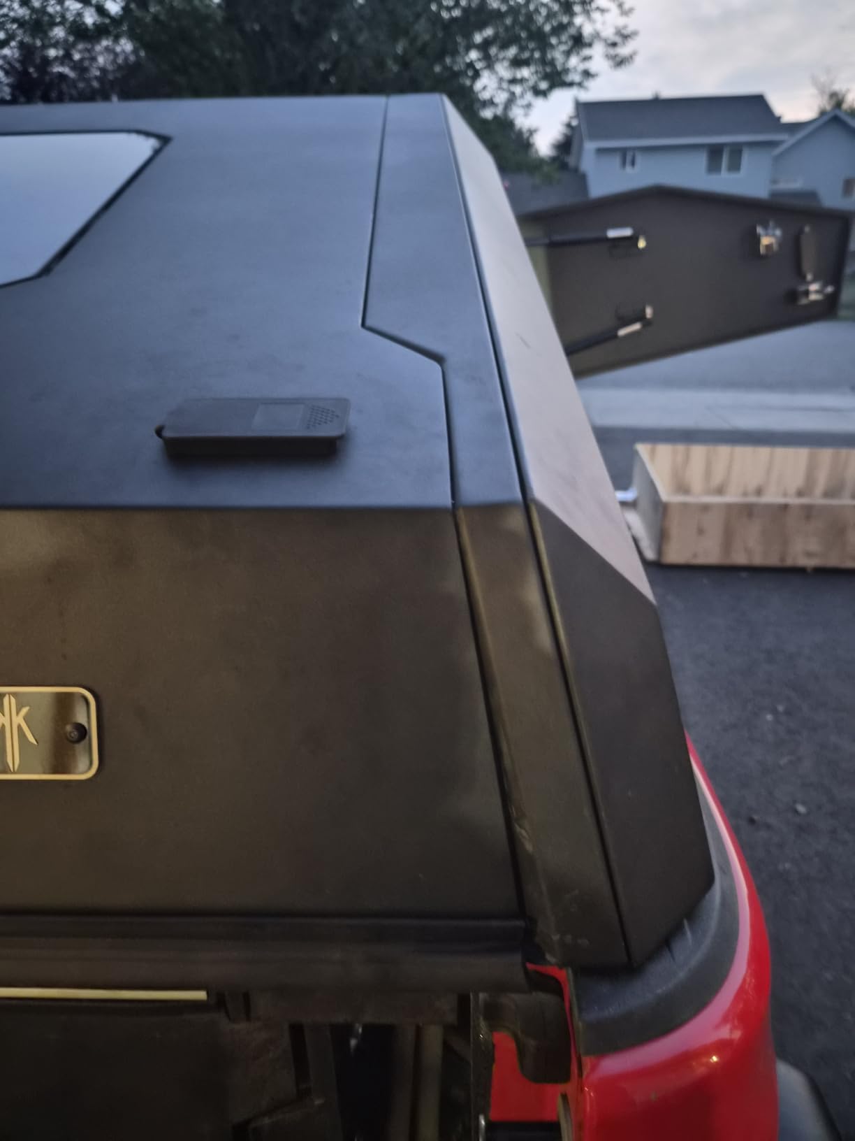 KK Edge Slant-Back Hard Topper Tonneau Cover Bed Cap Compatible with Jeep Gladiator JT (2020-2025). Aerodynamic Tactical Design, Locking Doors, All-Weather Overland Ready, Black. customer photo 2